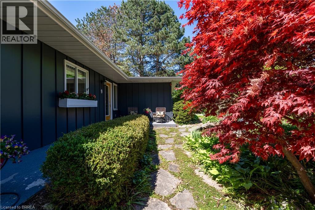 9 Summerhayes Crescent, Brantford, ON - Outdoor
