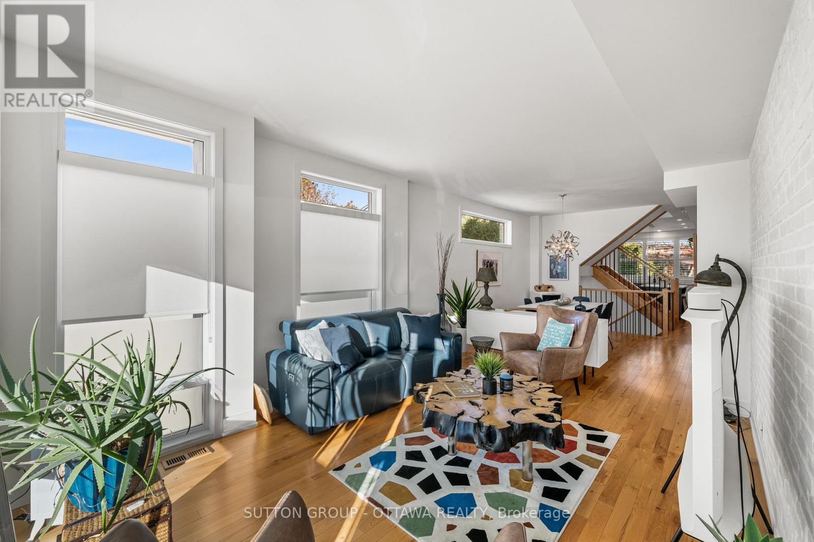 1127 North River Road, Ottawa, ON - Indoor