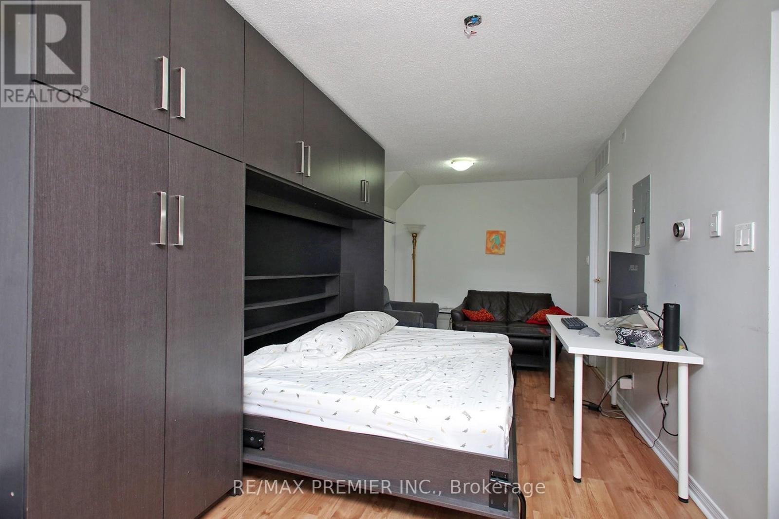 109 - 22 Western Battery Road, Toronto, ON - Indoor