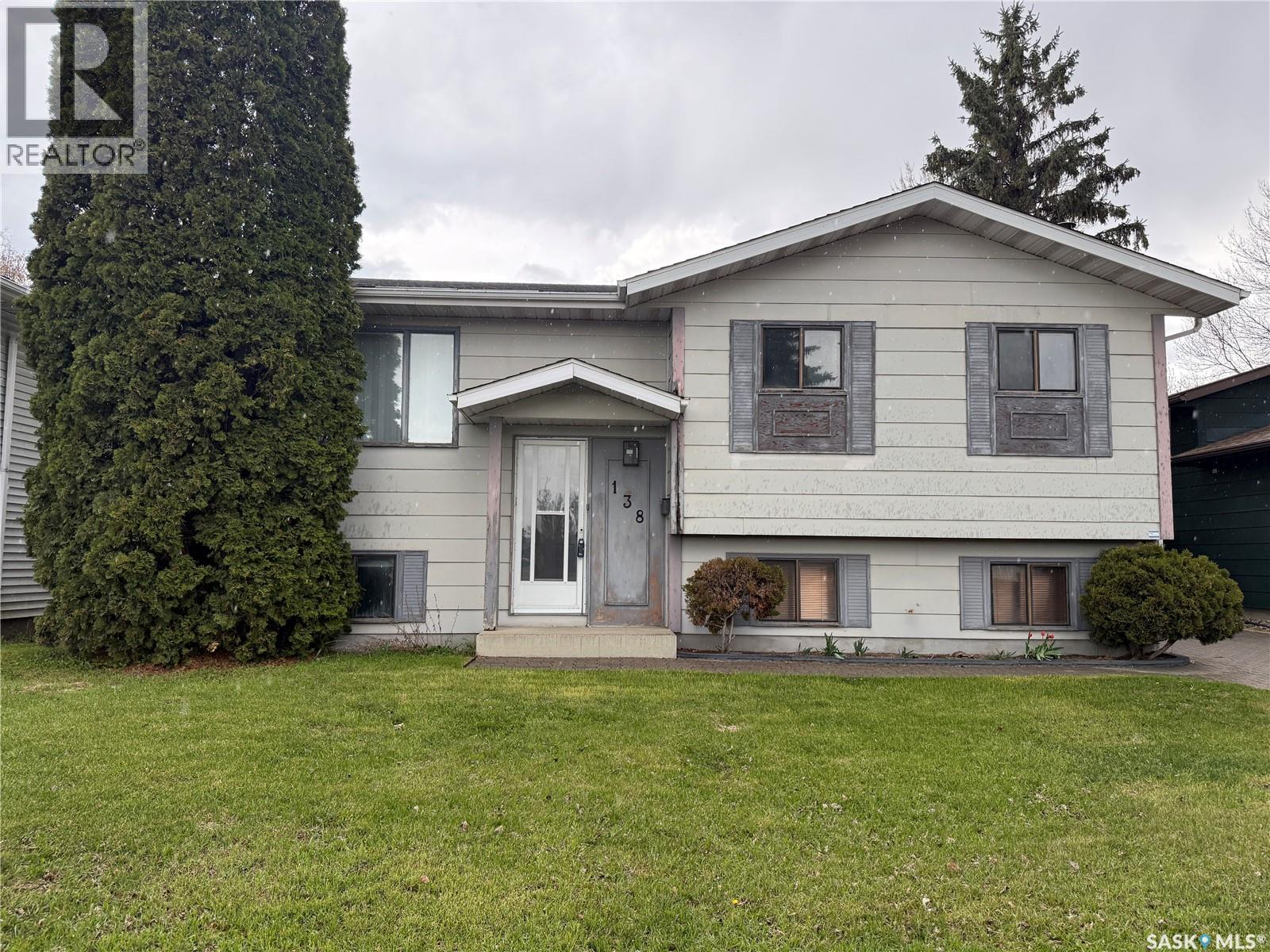 138 Weyakwin Drive, Saskatoon, SK - Outdoor With Facade