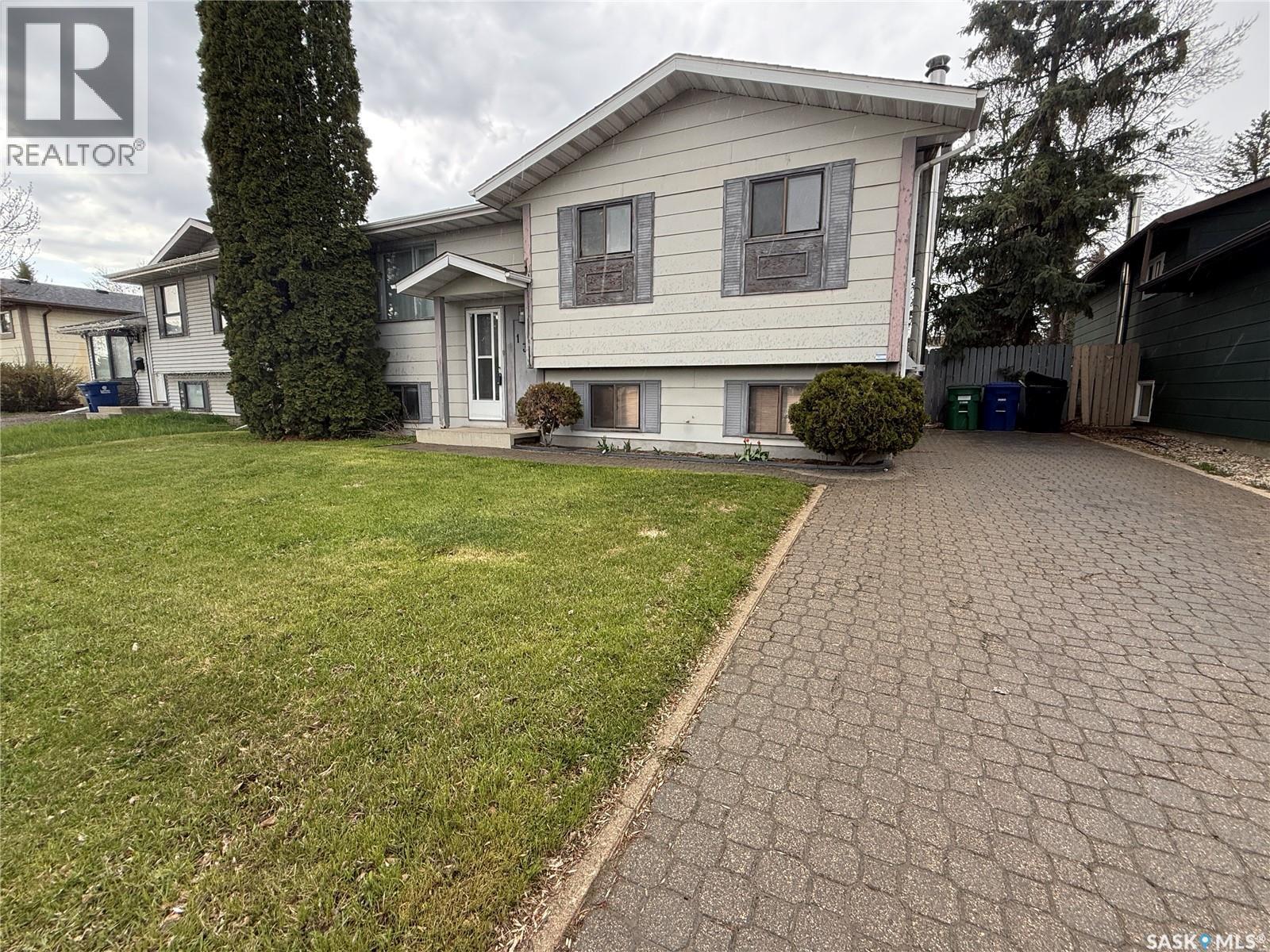 138 Weyakwin Drive, Saskatoon, SK - Outdoor