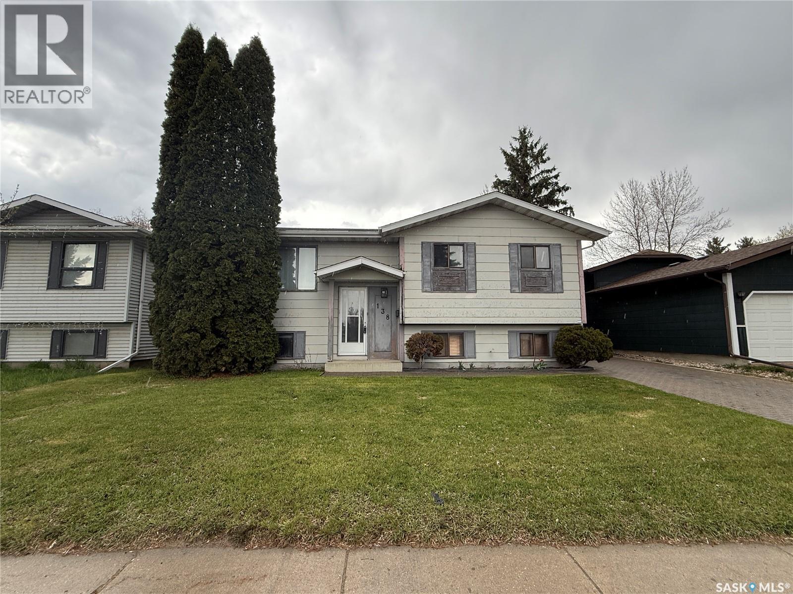138 Weyakwin Drive, Saskatoon, SK - Outdoor With Facade
