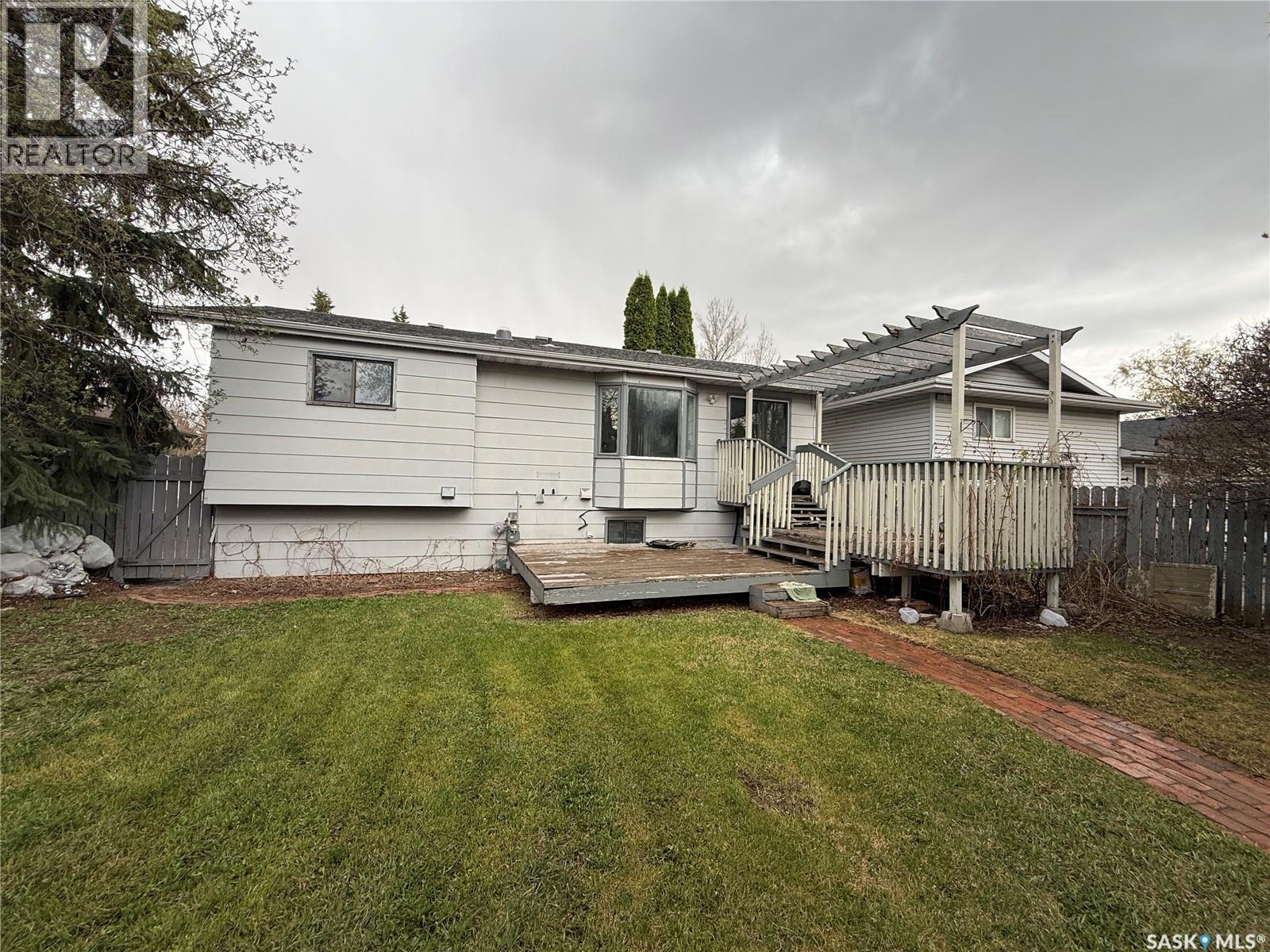138 Weyakwin Drive, Saskatoon, SK - Outdoor With Deck Patio Veranda