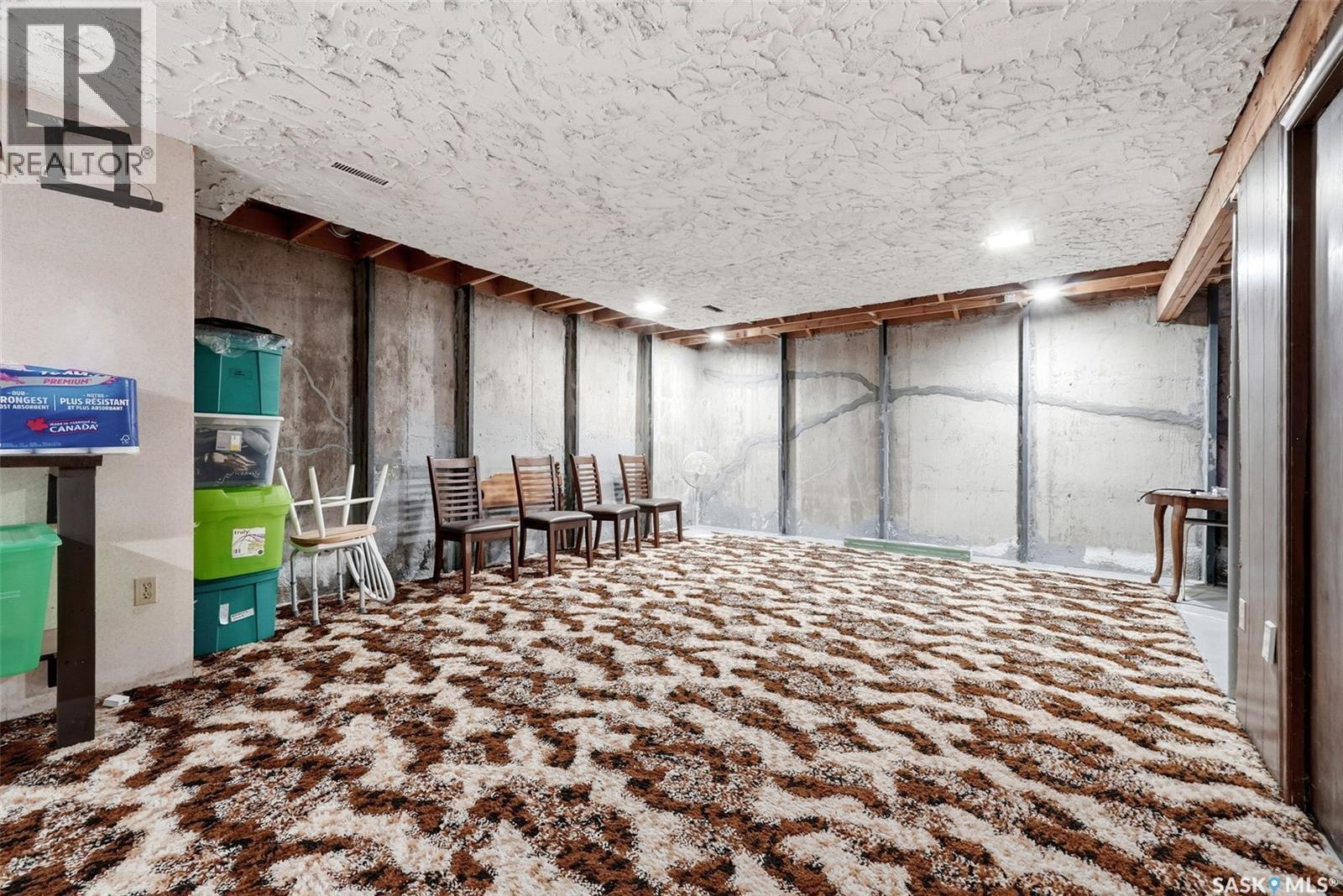 15 Hudson Drive, Regina, SK - Indoor
