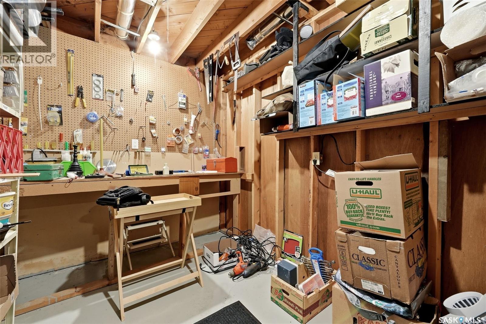 15 Hudson Drive, Regina, SK - Indoor Photo Showing Basement