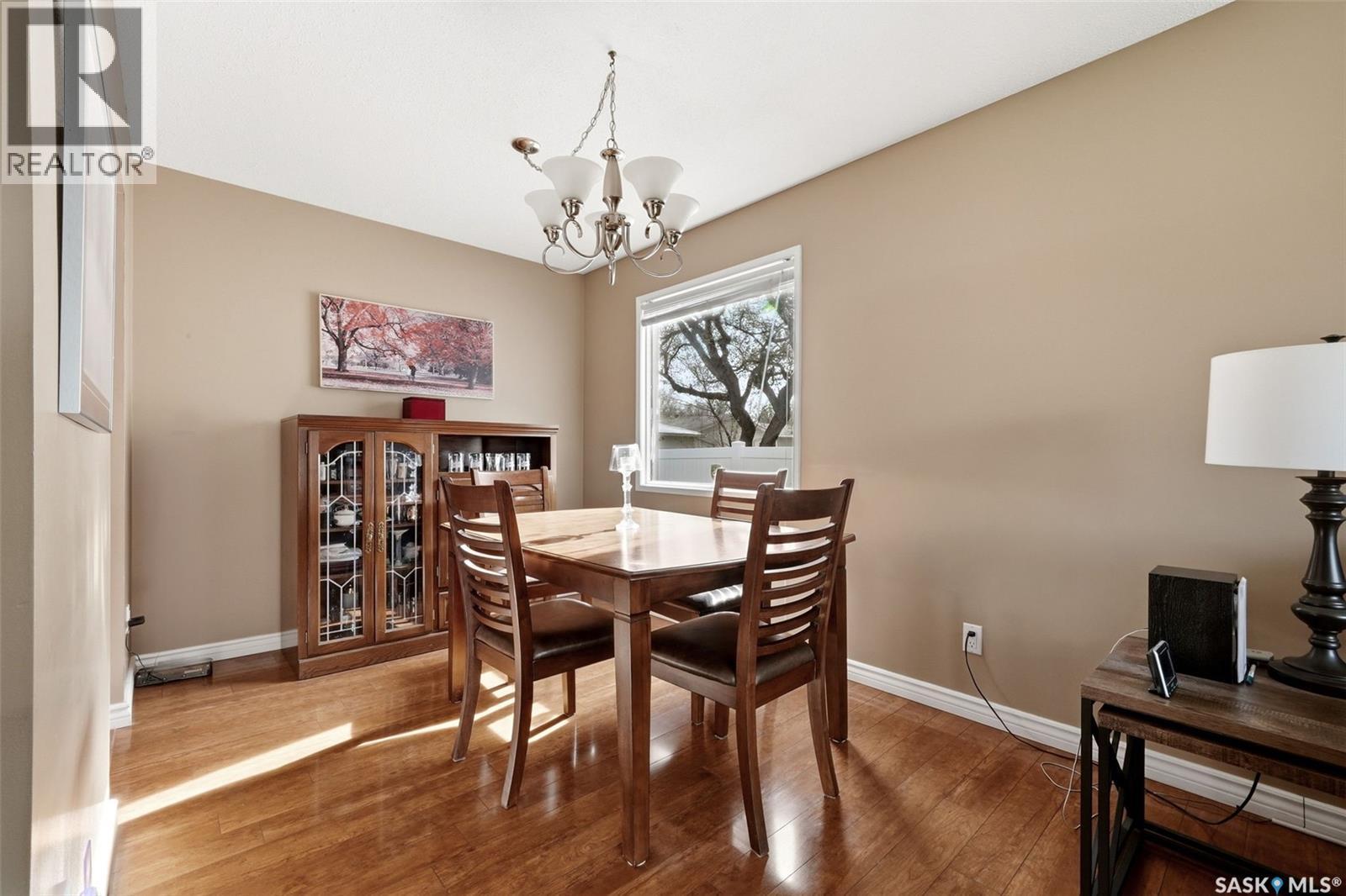 15 Hudson Drive, Regina, SK - Indoor Photo Showing Dining Room