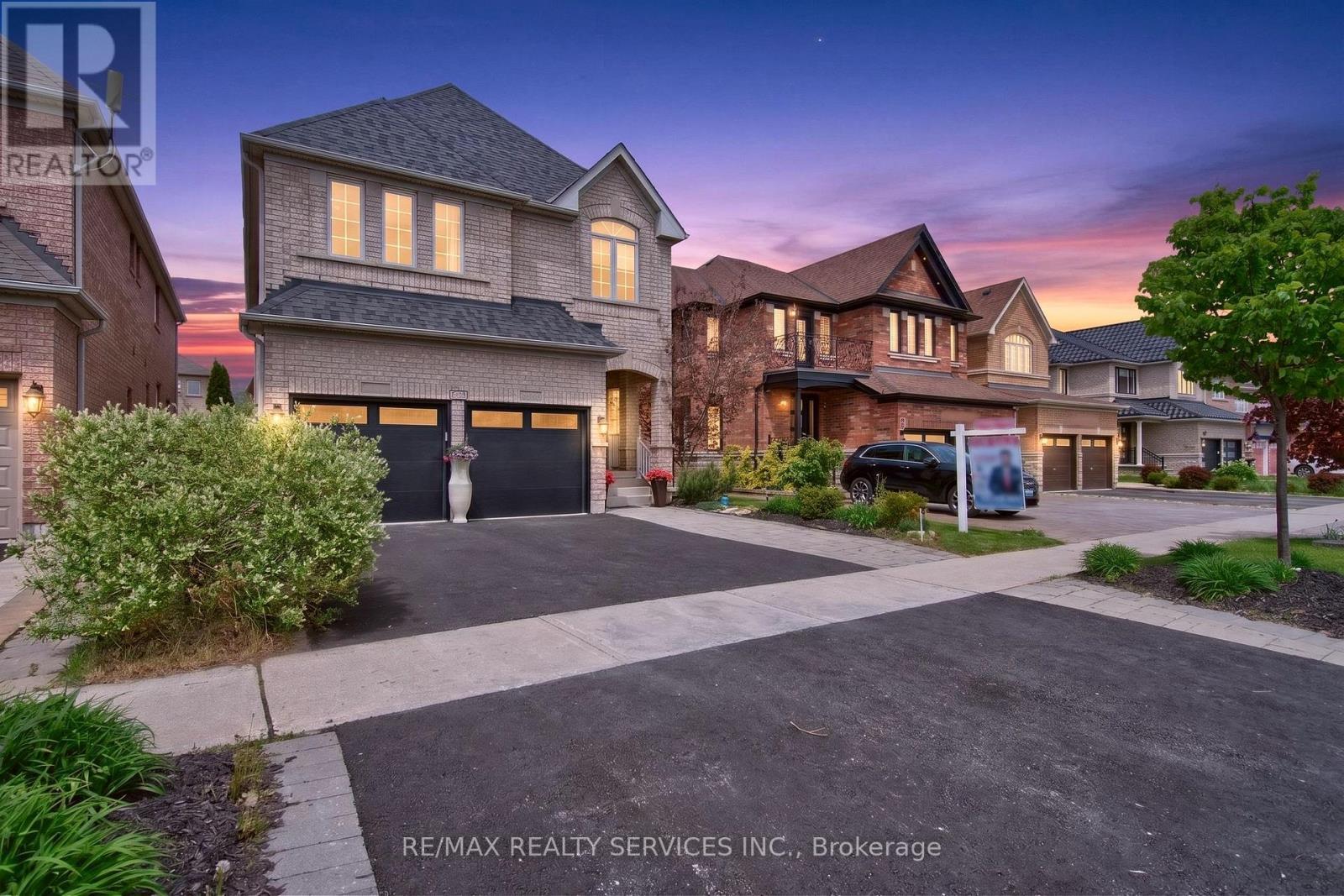 3365 Destination Drive, Mississauga, ON - Outdoor With Facade