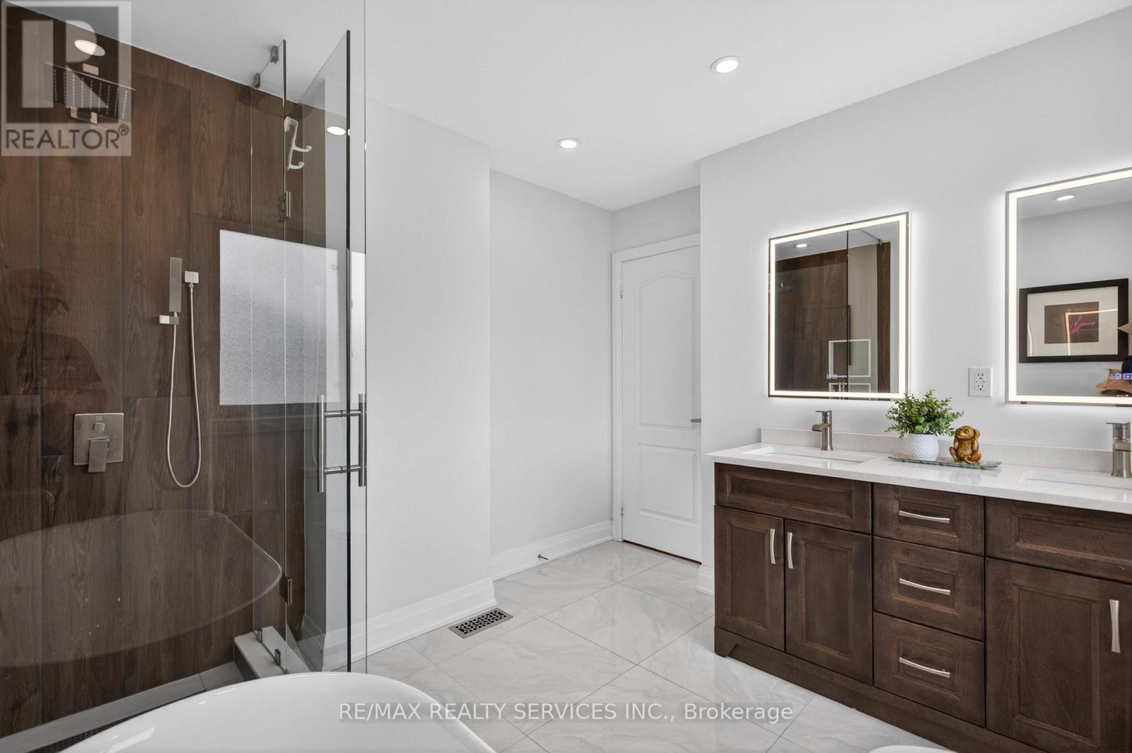 3365 Destination Drive, Mississauga, ON - Indoor Photo Showing Bathroom
