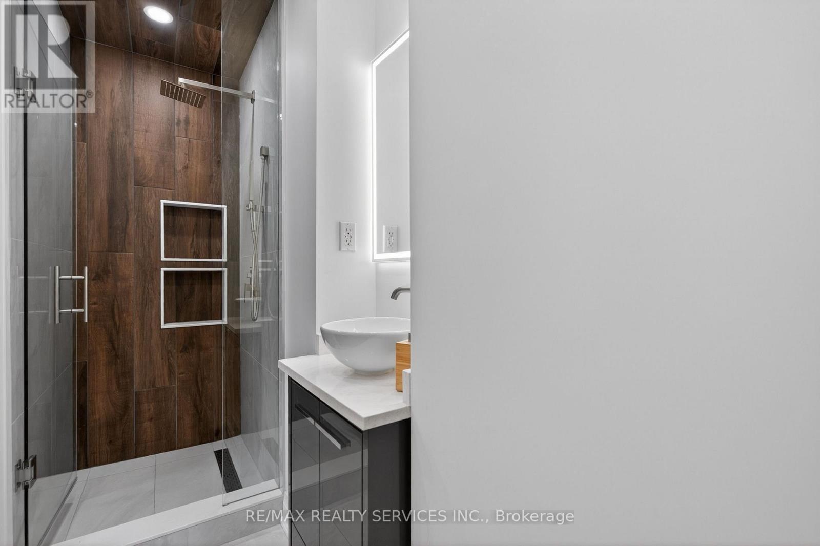 3365 Destination Drive, Mississauga, ON - Photo Showing Bathroom