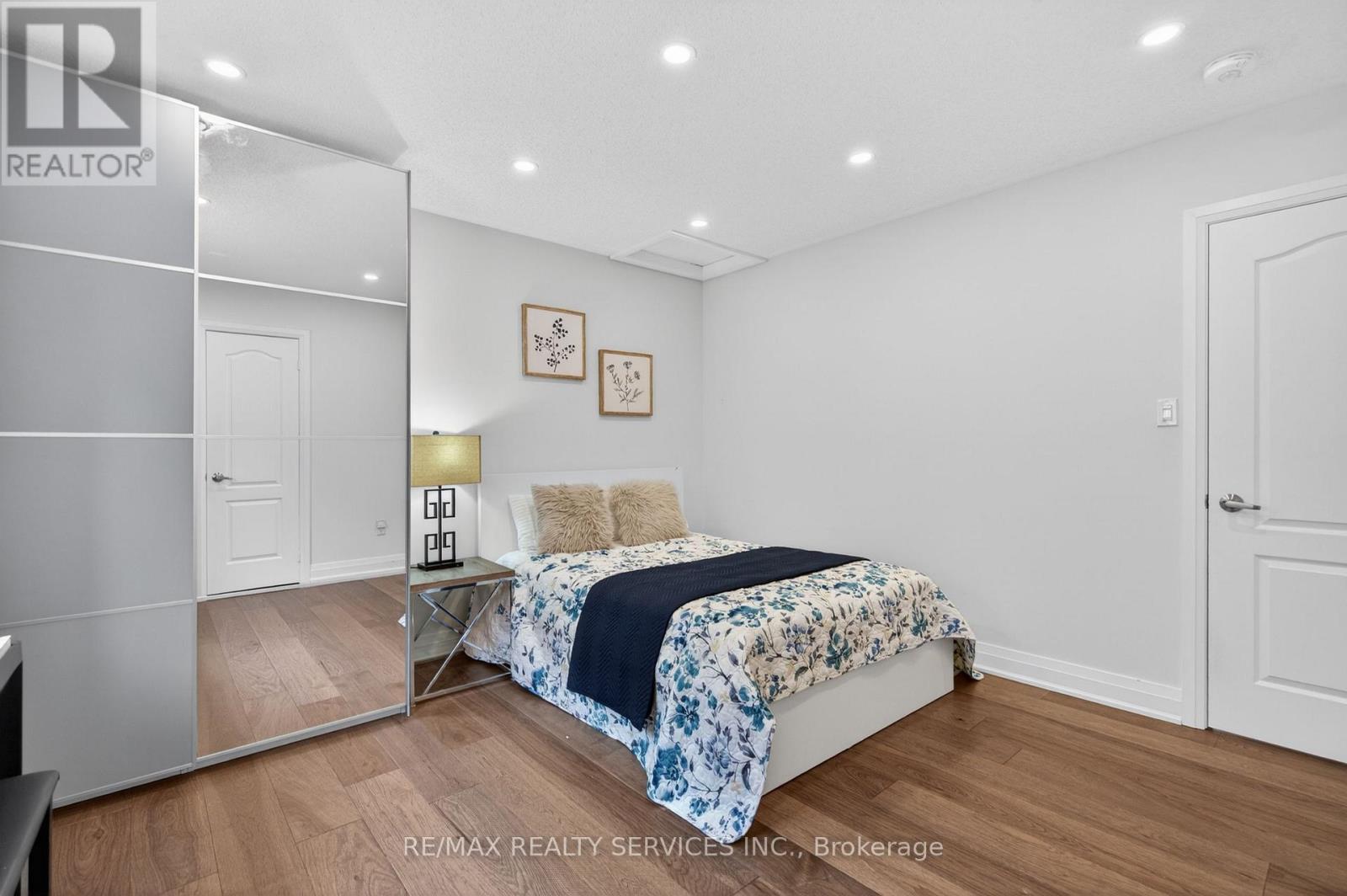 3365 Destination Drive, Mississauga, ON - Indoor Photo Showing Bedroom