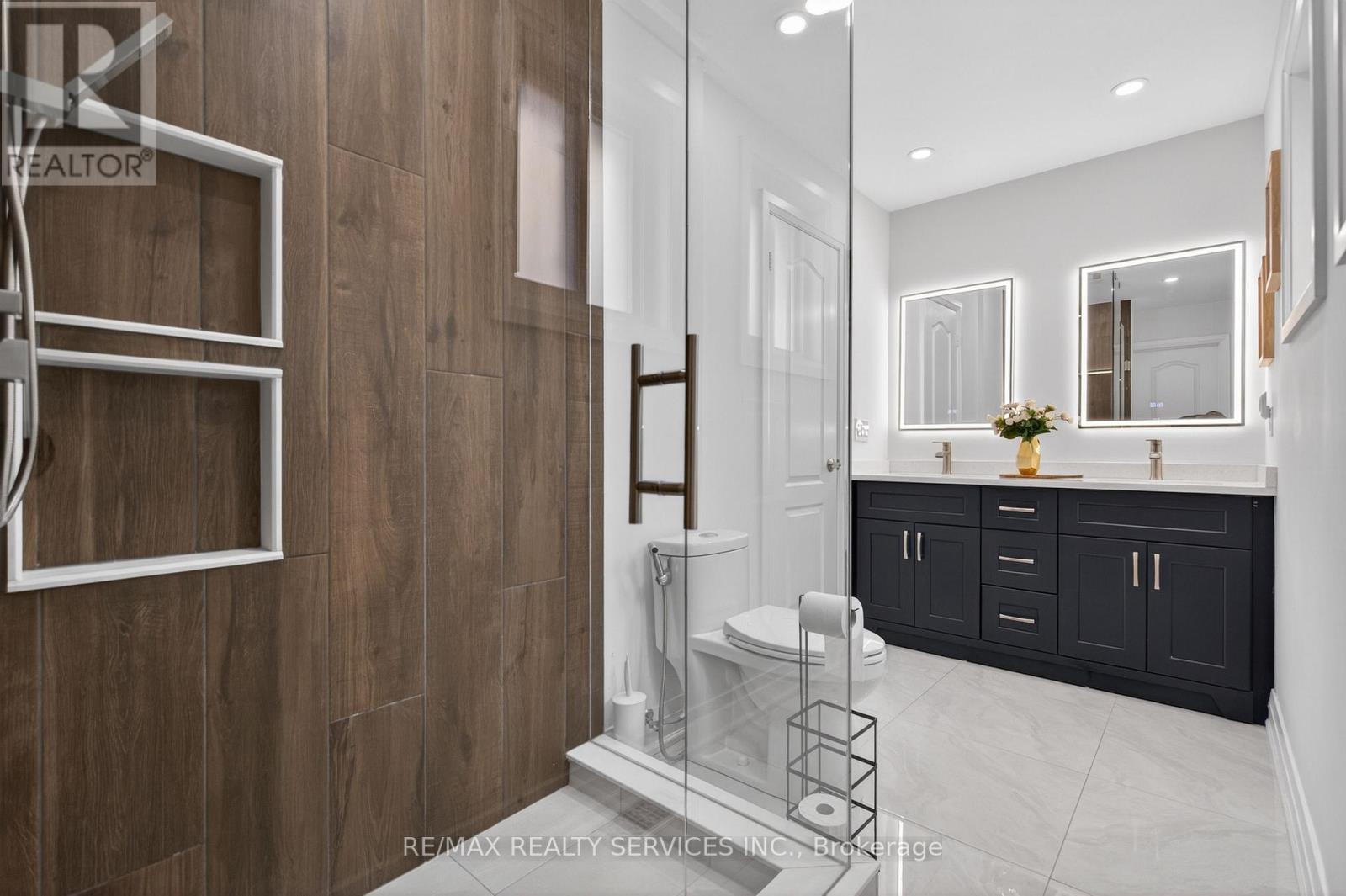 3365 Destination Drive, Mississauga, ON - Indoor Photo Showing Bathroom