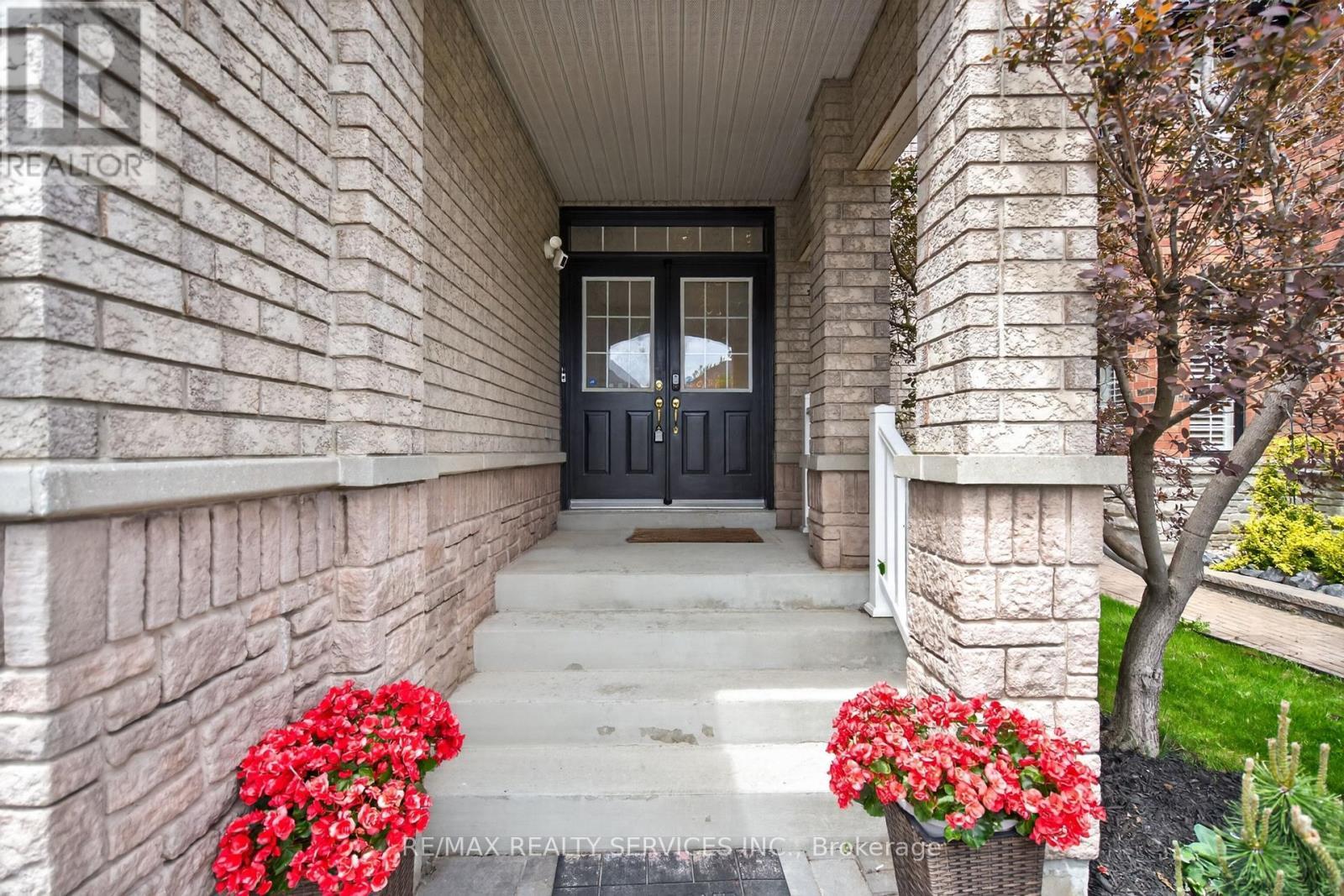 3365 Destination Drive, Mississauga, ON - Outdoor