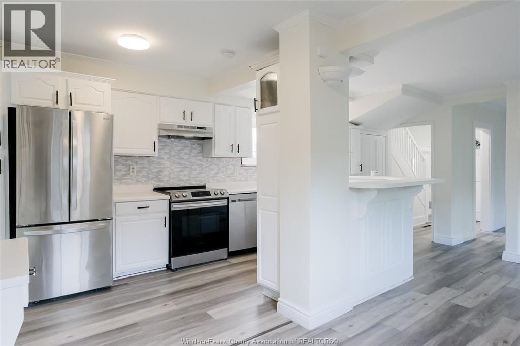 1054 Glidden, Windsor, ON - Indoor Photo Showing Kitchen