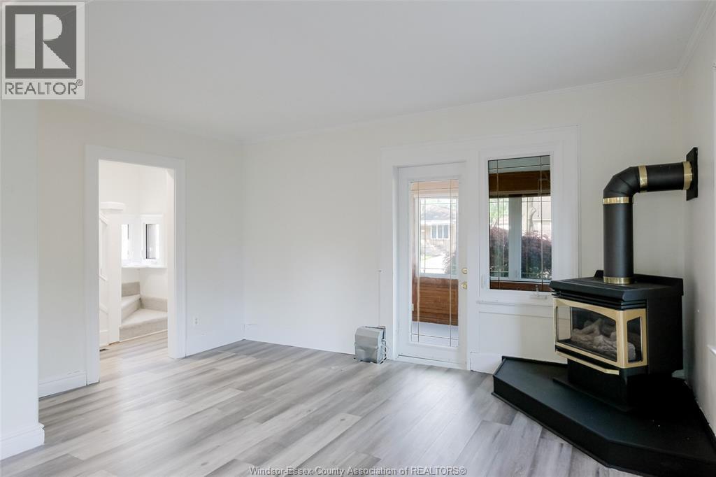 1054 Glidden, Windsor, ON - Indoor With Fireplace