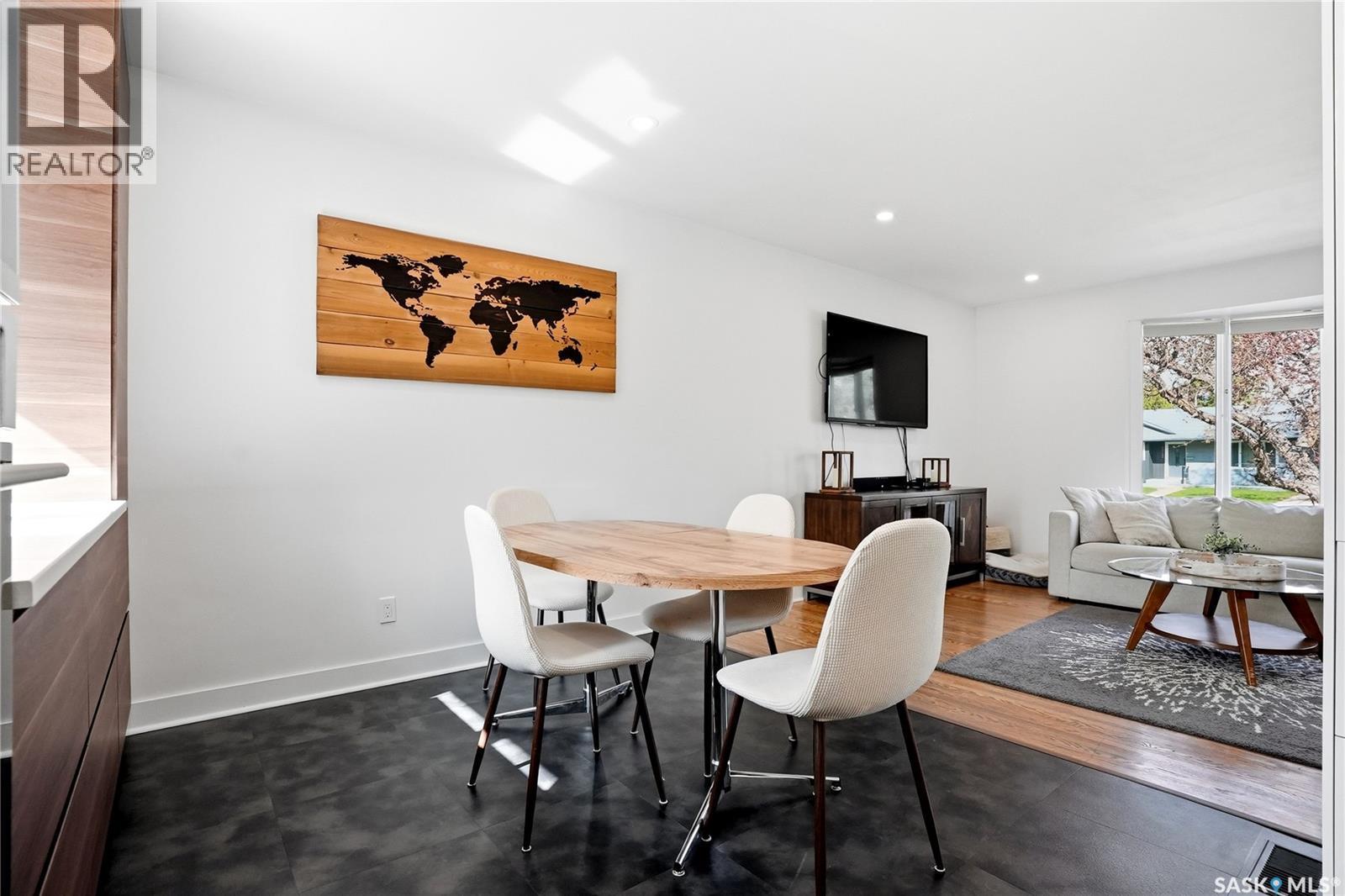 1918 Ewart Avenue, Saskatoon, SK - Indoor Photo Showing Dining Room