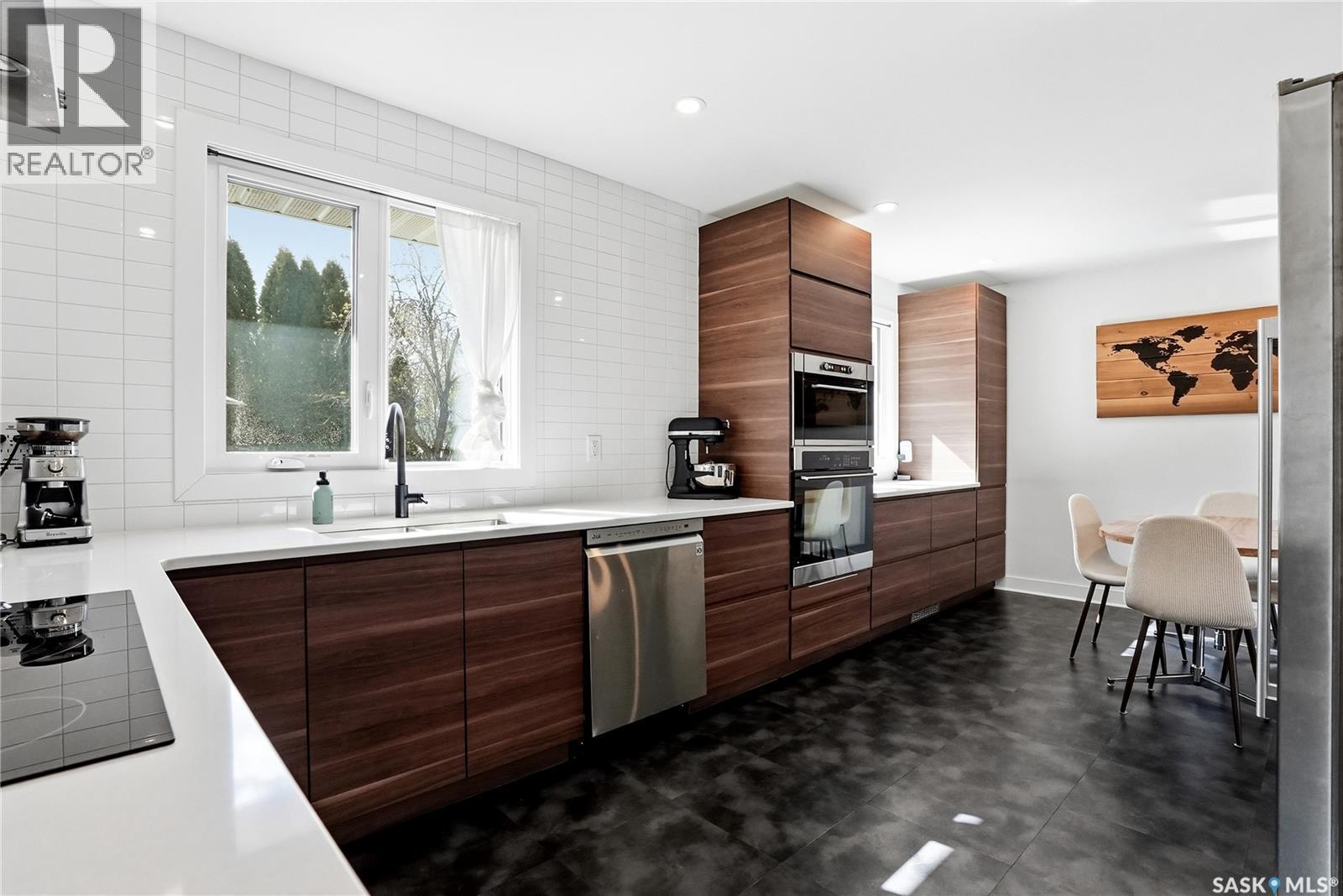1918 Ewart Avenue, Saskatoon, SK - Indoor Photo Showing Kitchen