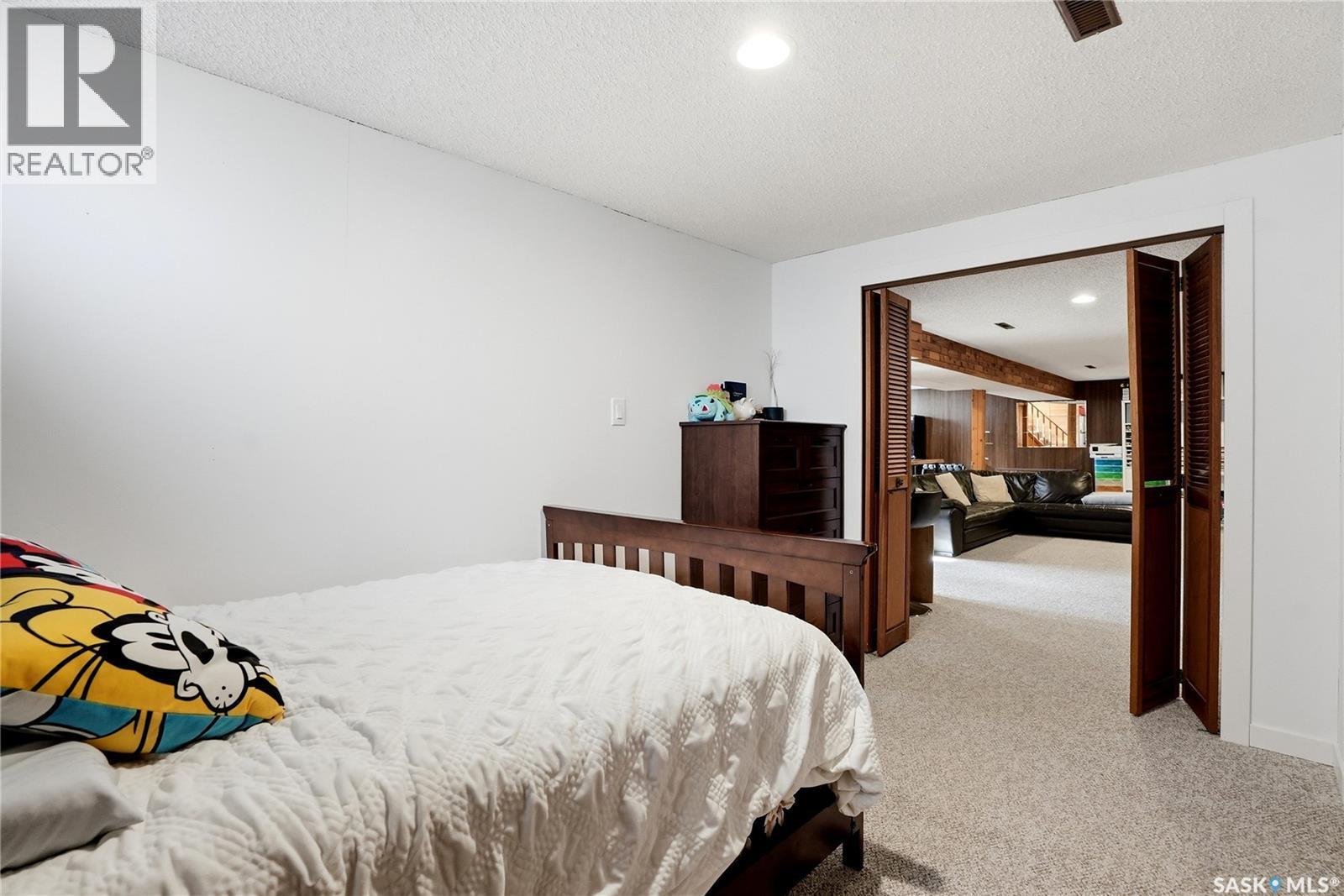 1918 Ewart Avenue, Saskatoon, SK - Indoor Photo Showing Bedroom