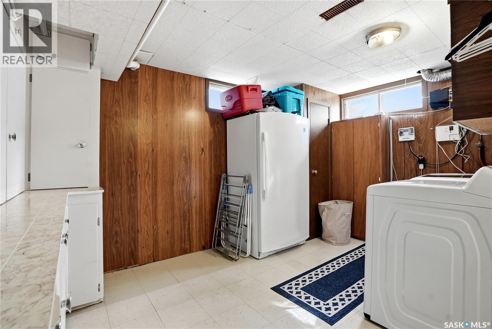 1918 Ewart Avenue, Saskatoon, SK - Indoor Photo Showing Laundry Room