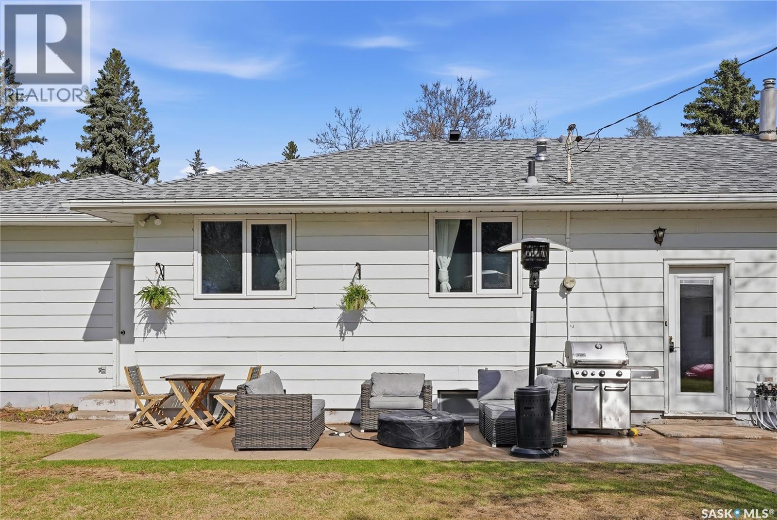 1918 Ewart Avenue, Saskatoon, SK - Outdoor With Exterior