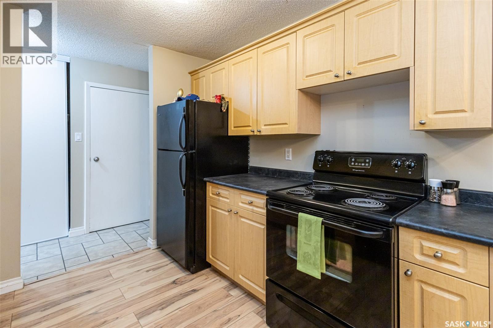 14 3809 Luther Place, Saskatoon, SK - Indoor Photo Showing Kitchen