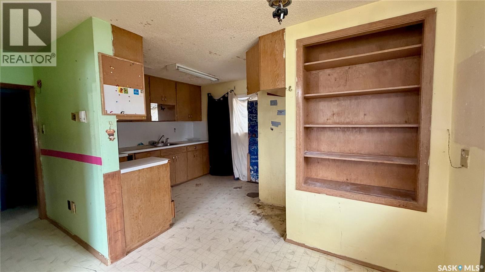 2102 Herman Avenue, Saskatoon, SK