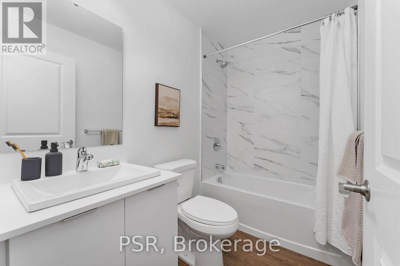 125 - 37 Danforth Road, Toronto, ON - Indoor Photo Showing Bathroom