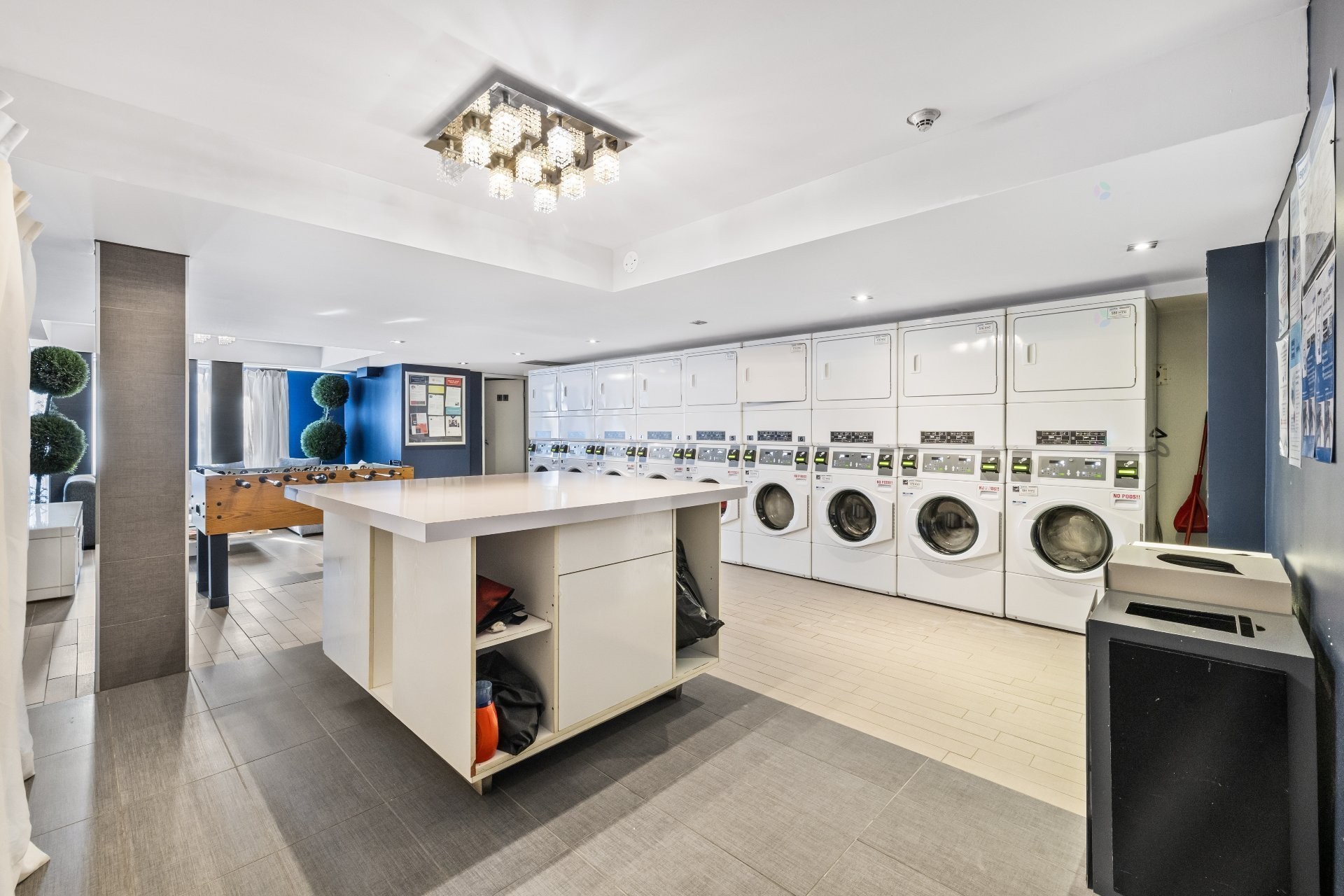 Laundry - 403-3475 Rue De La Montagne, Montréal (Ville-Marie), QC - Indoor Photo Showing Laundry Room