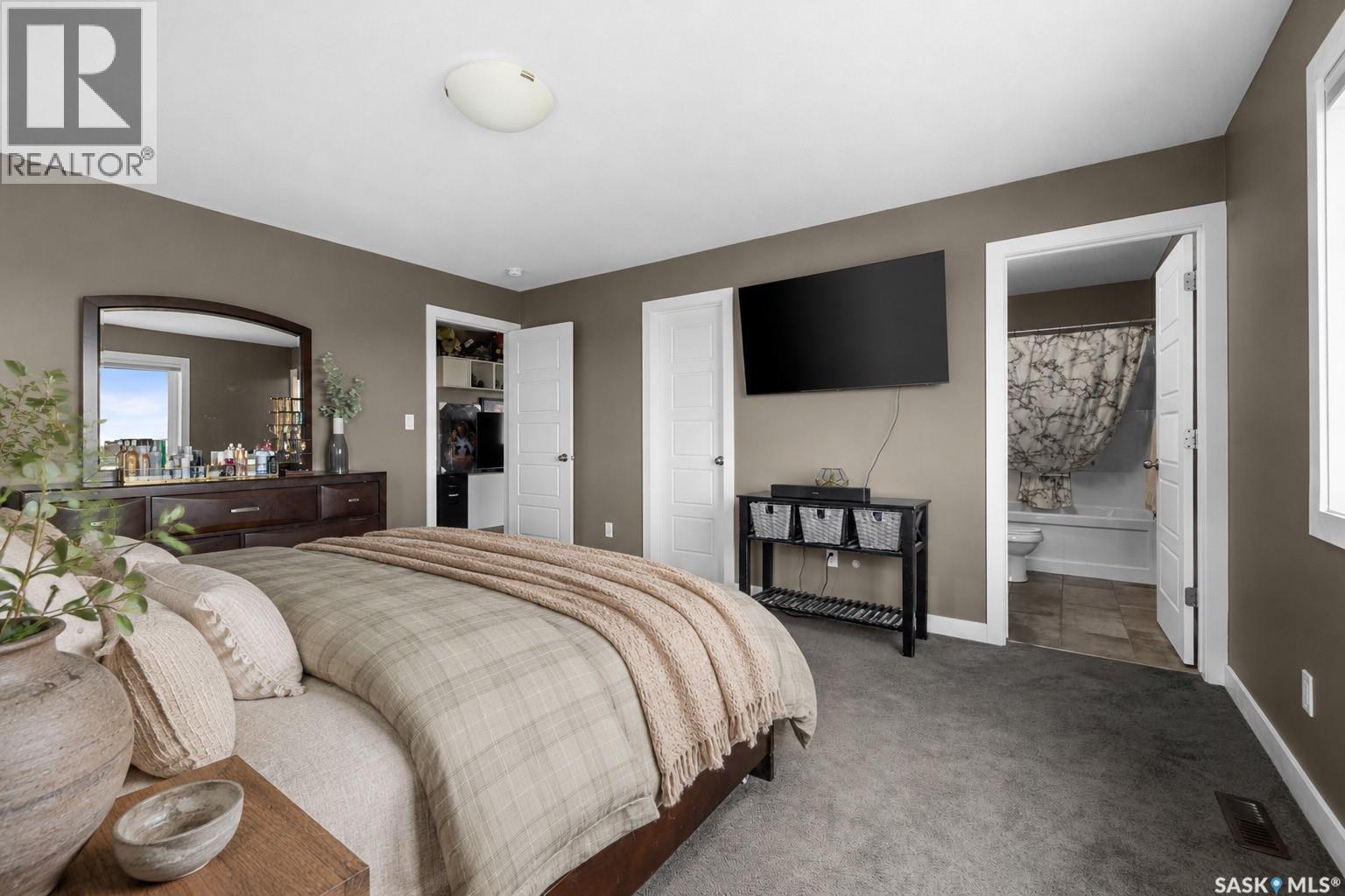 5044 Crane Crescent, Regina, SK - Indoor Photo Showing Bedroom