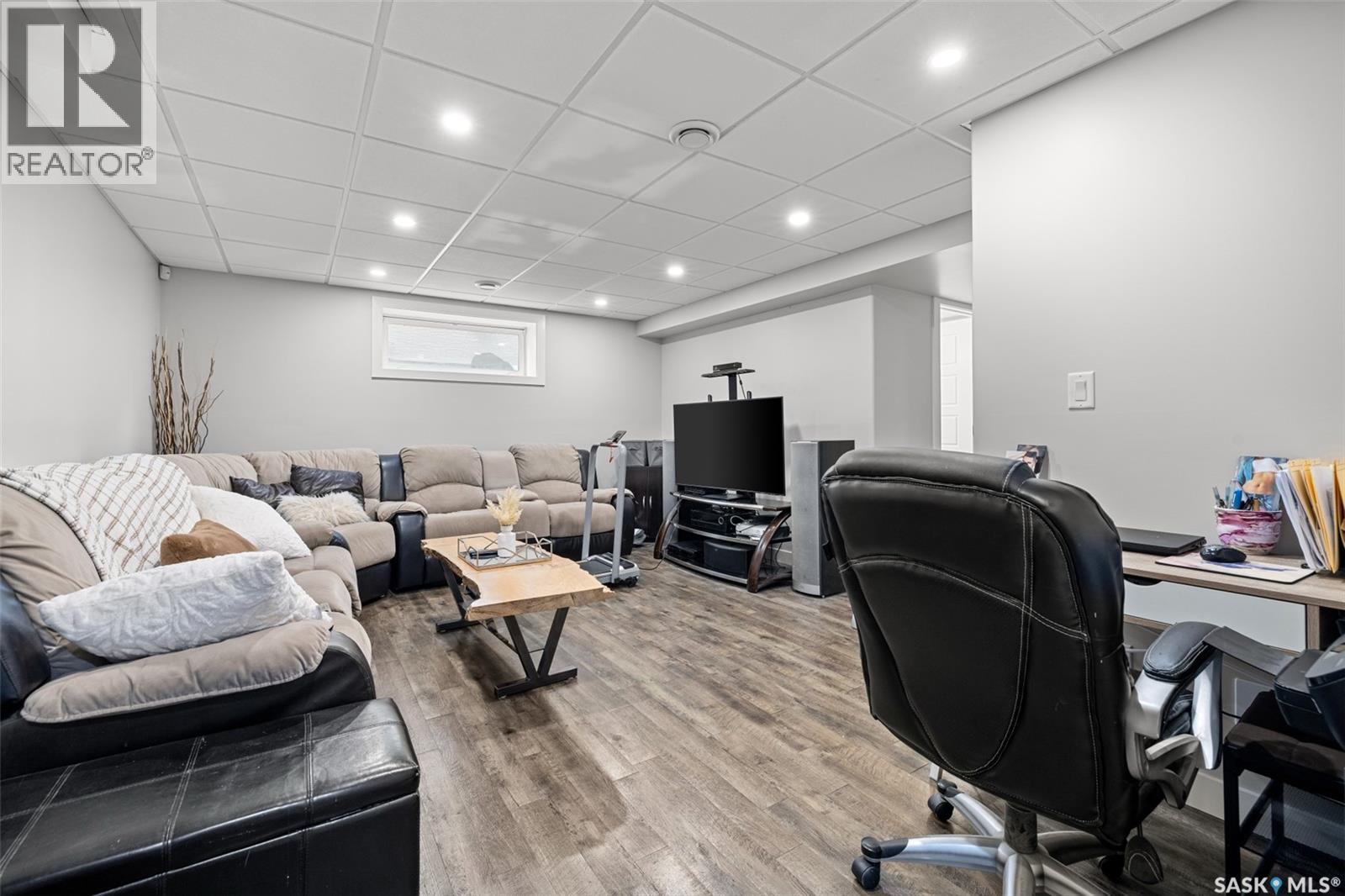 5044 Crane Crescent, Regina, SK - Indoor