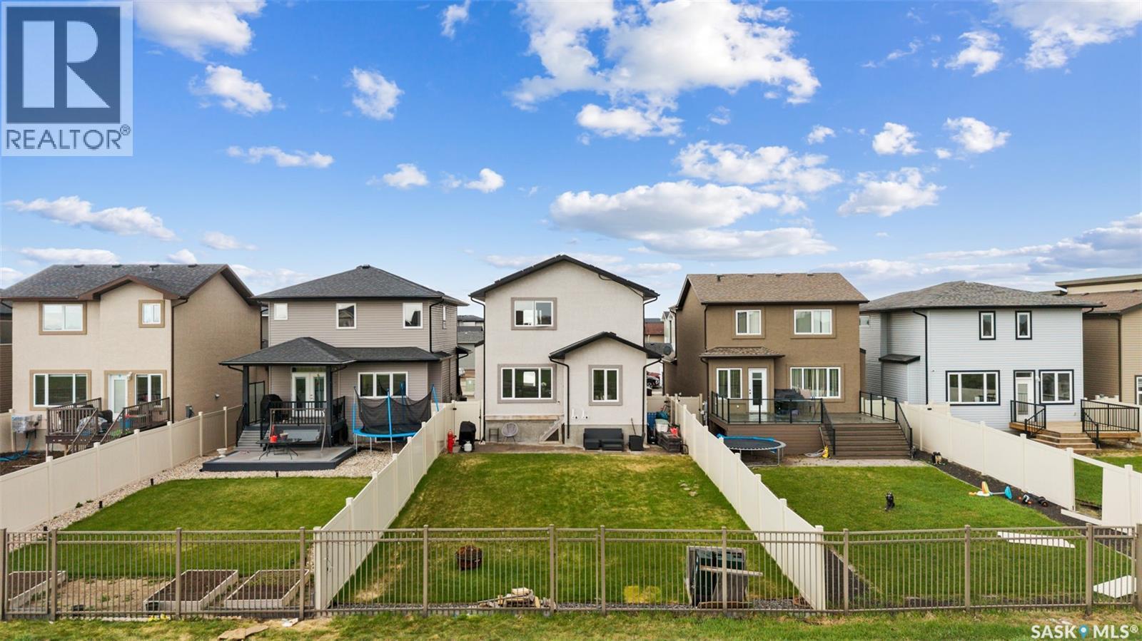 5044 Crane Crescent, Regina, SK - Outdoor