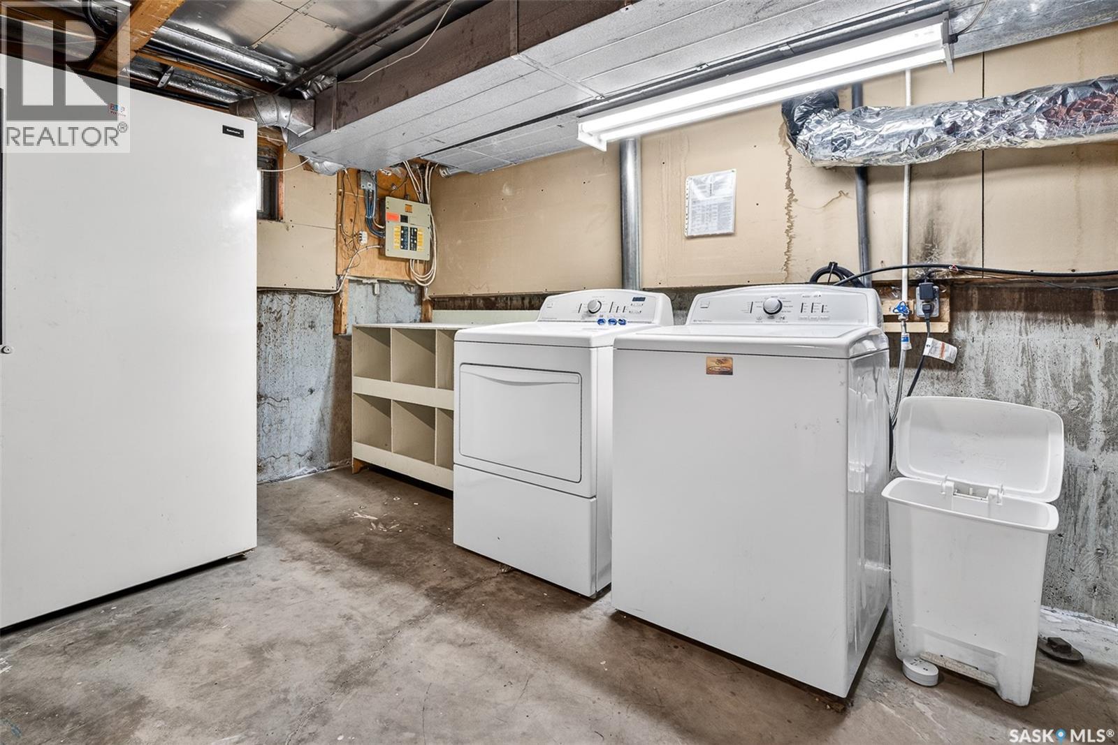 29 Edelweiss Crescent, Moose Jaw, SK - Indoor Photo Showing Laundry Room