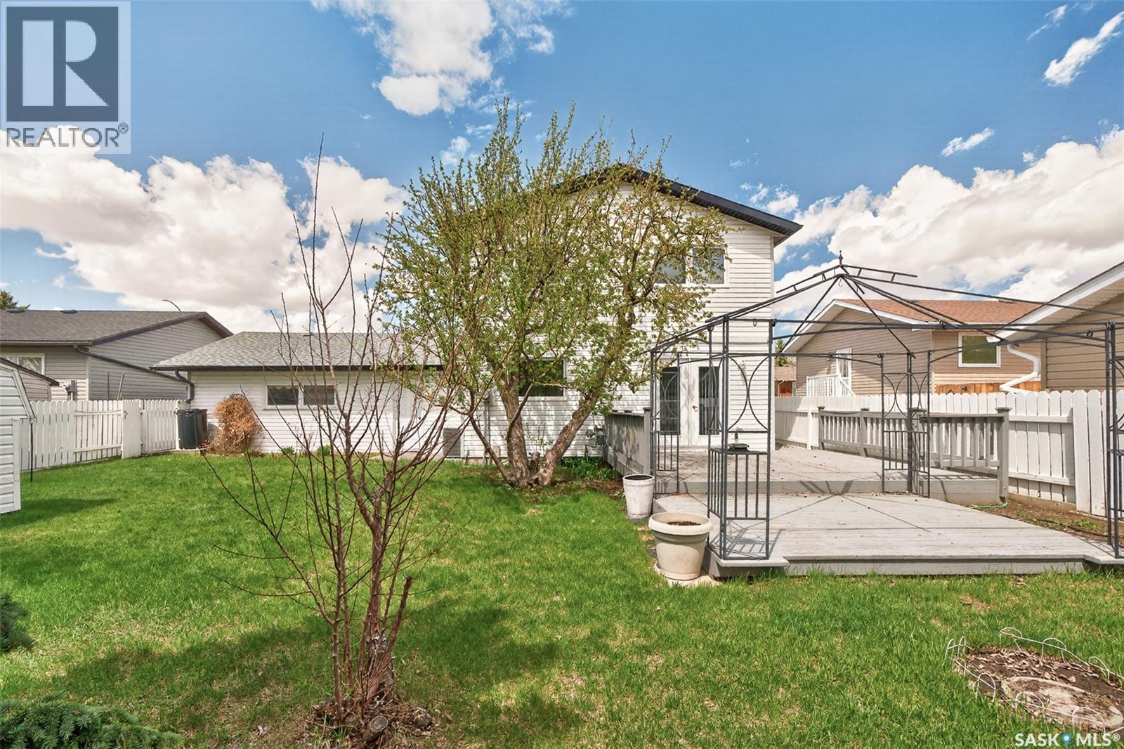 29 Edelweiss Crescent, Moose Jaw, SK - Outdoor