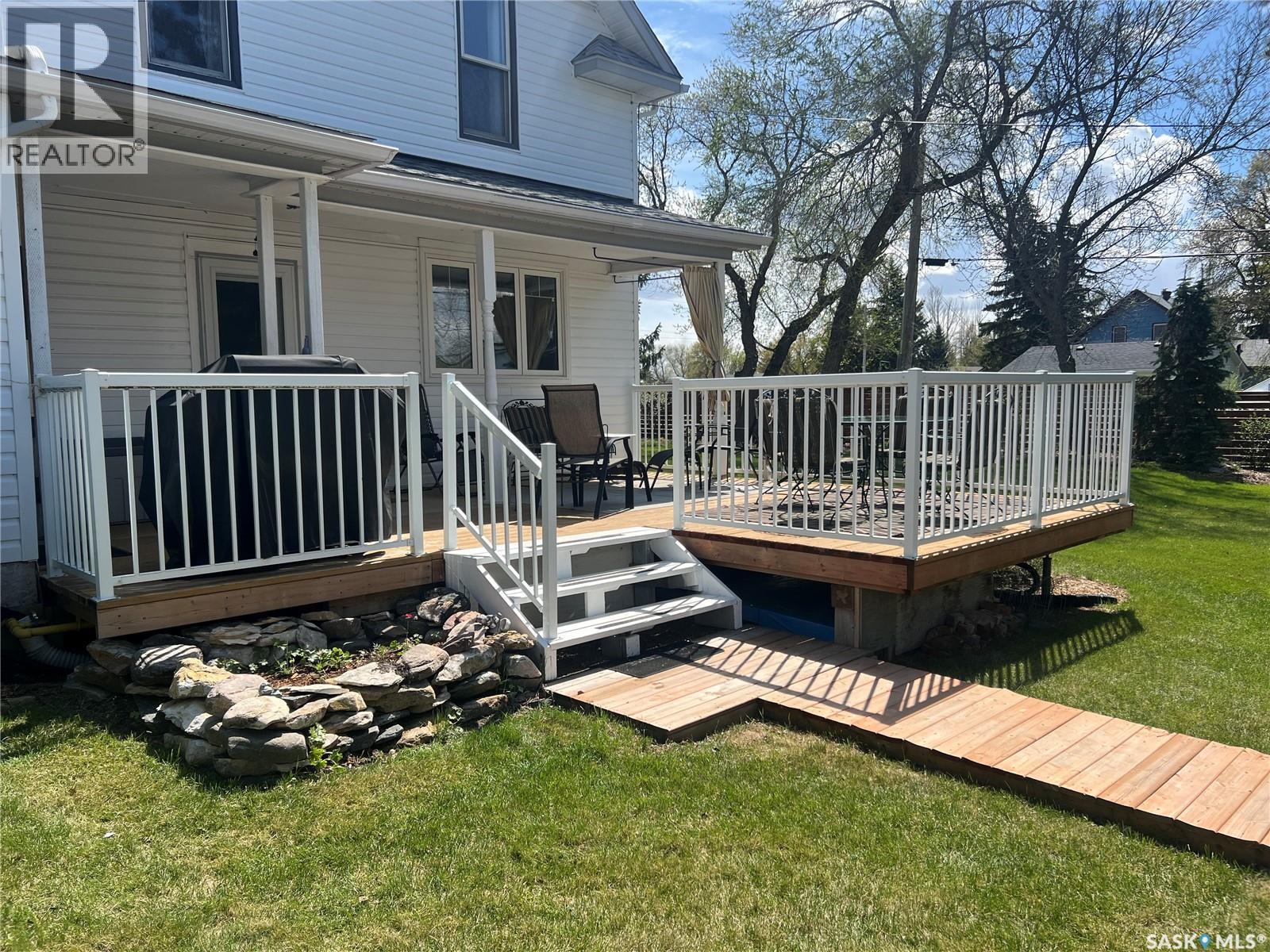 205 3Rd Avenue, Harris, SK - Outdoor With Deck Patio Veranda