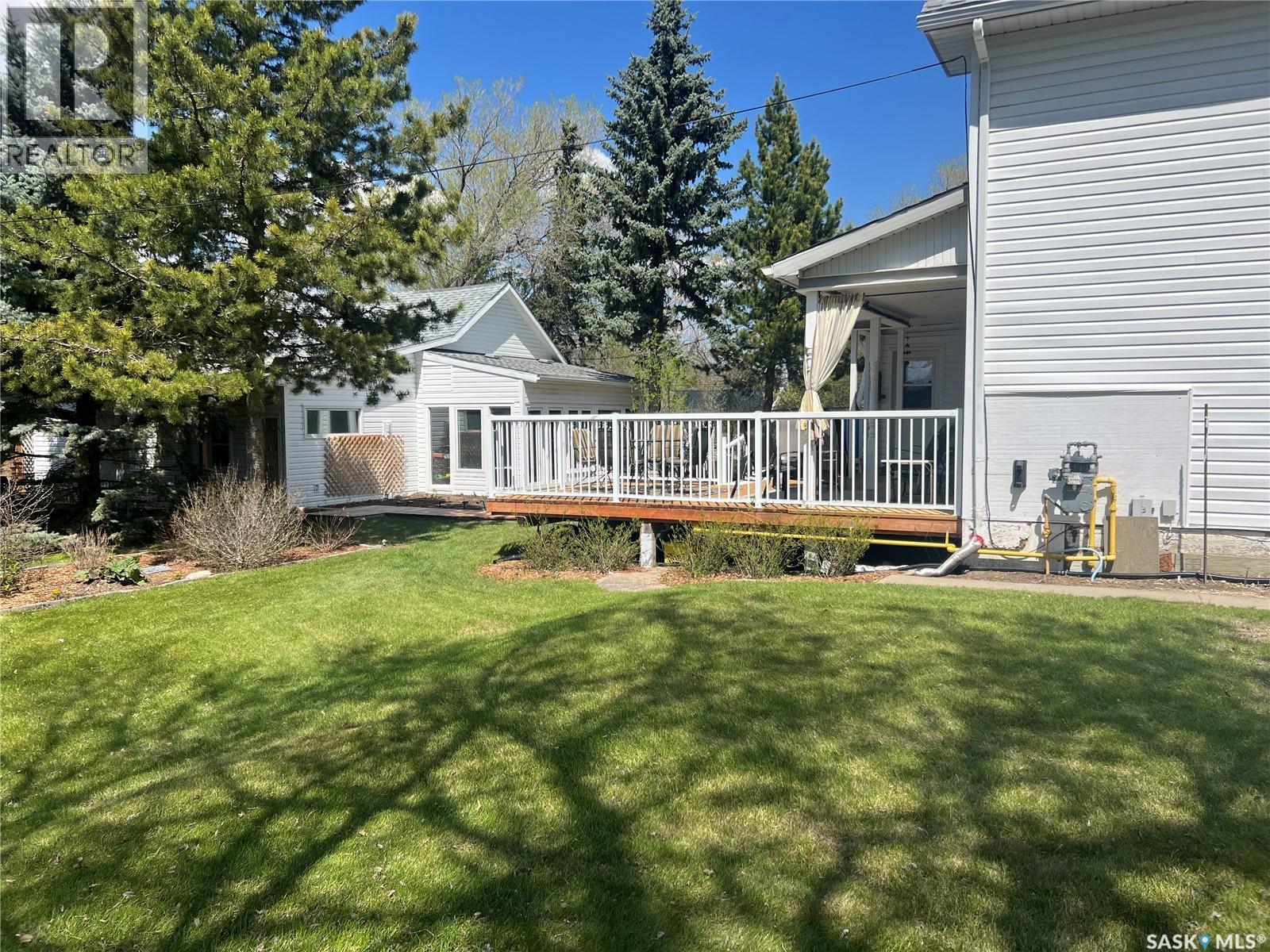 205 3Rd Avenue, Harris, SK - Outdoor With Deck Patio Veranda