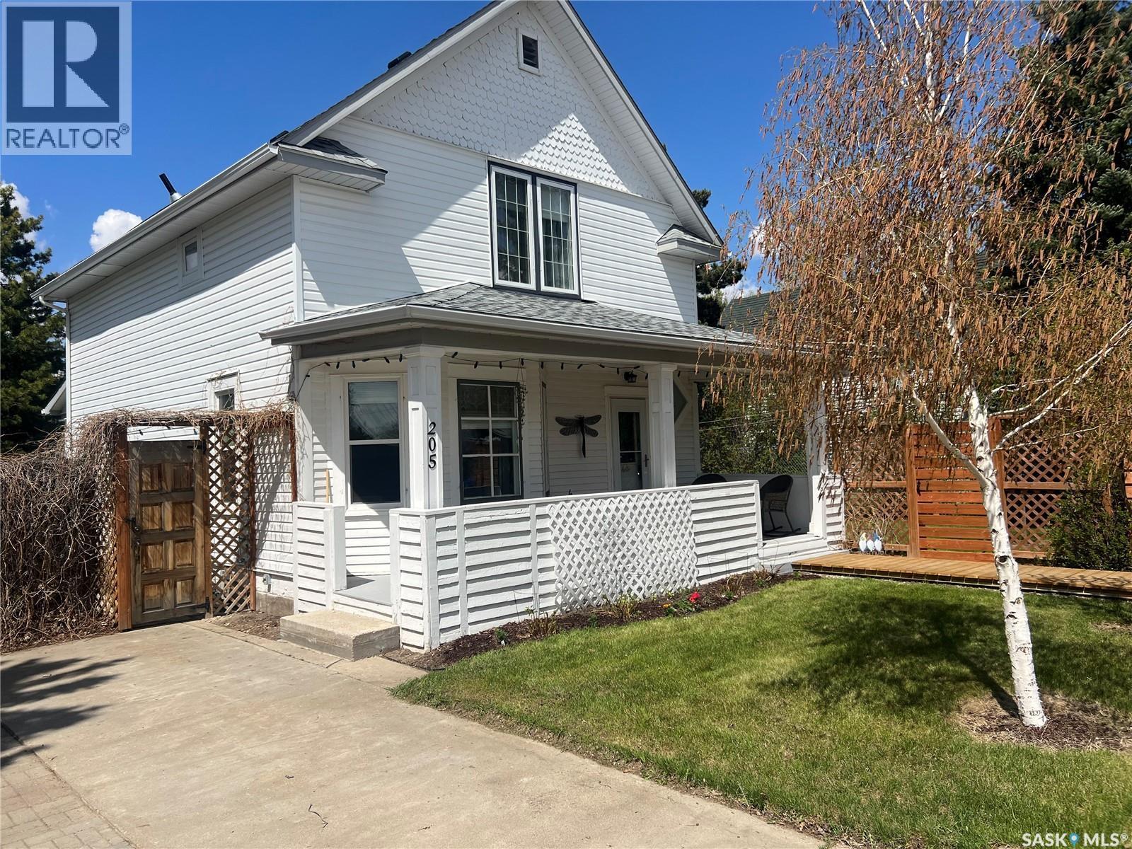 205 3Rd Avenue, Harris, SK - Outdoor With Deck Patio Veranda