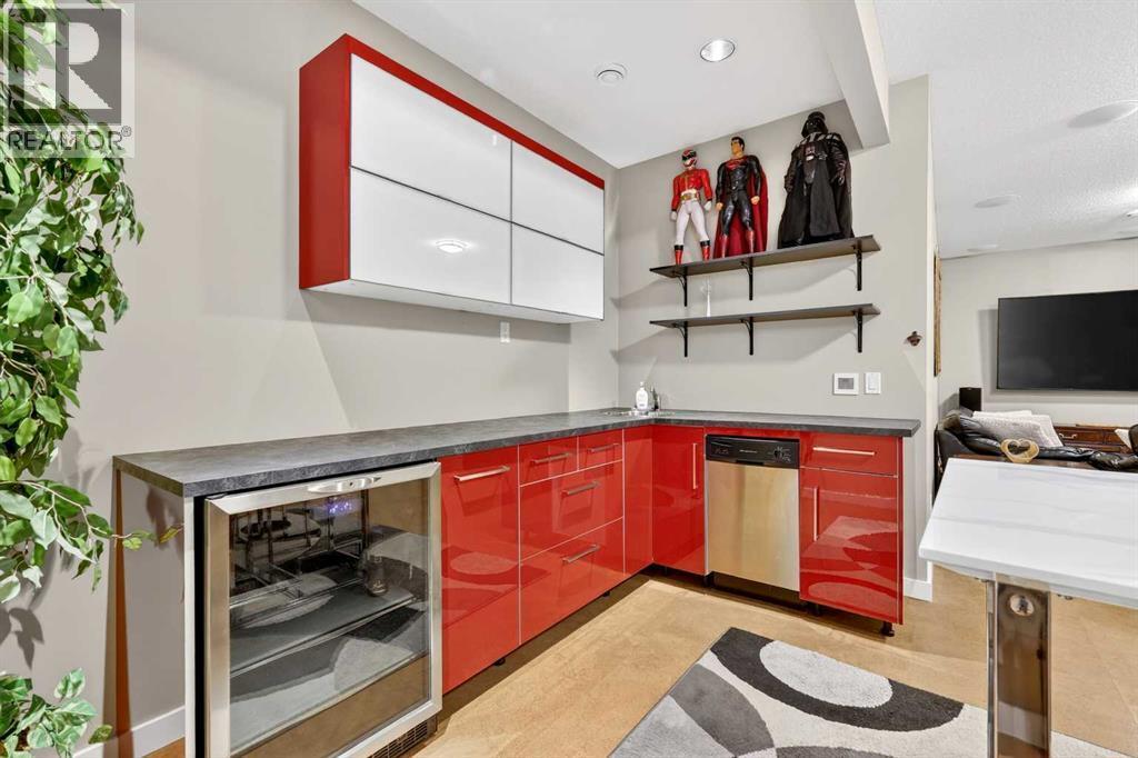 Family/Rec room with wet bar - 44 Elgin Meadows Link Se, Calgary, AB