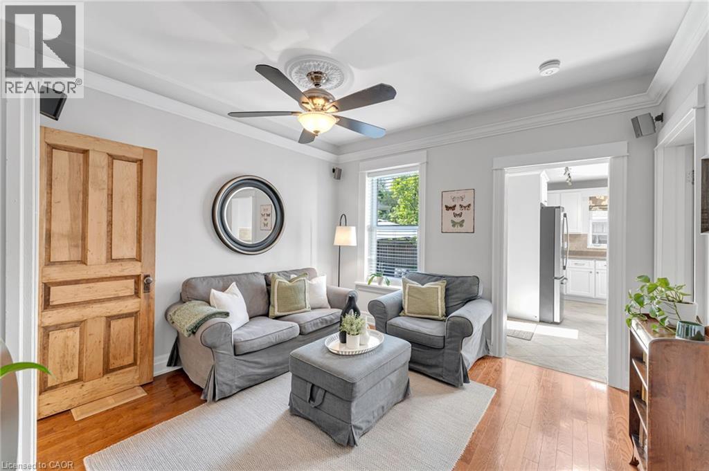 546 Hurd Avenue, Burlington, ON - Indoor Photo Showing Living Room