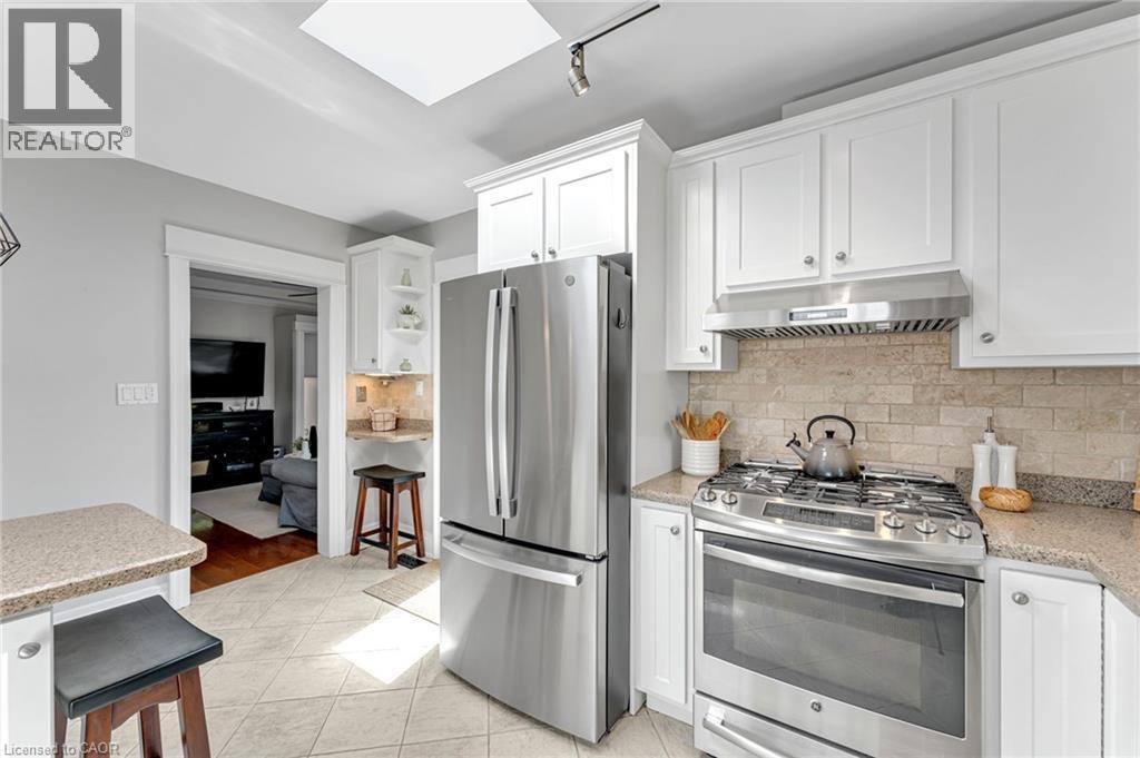 546 Hurd Avenue, Burlington, ON - Indoor Photo Showing Kitchen