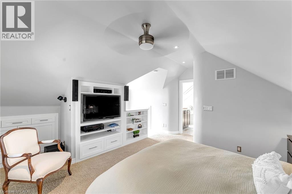 546 Hurd Avenue, Burlington, ON - Indoor Photo Showing Bedroom