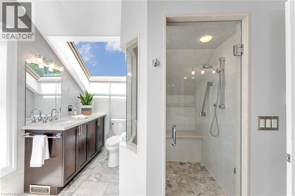 546 Hurd Avenue, Burlington, ON - Indoor Photo Showing Bathroom