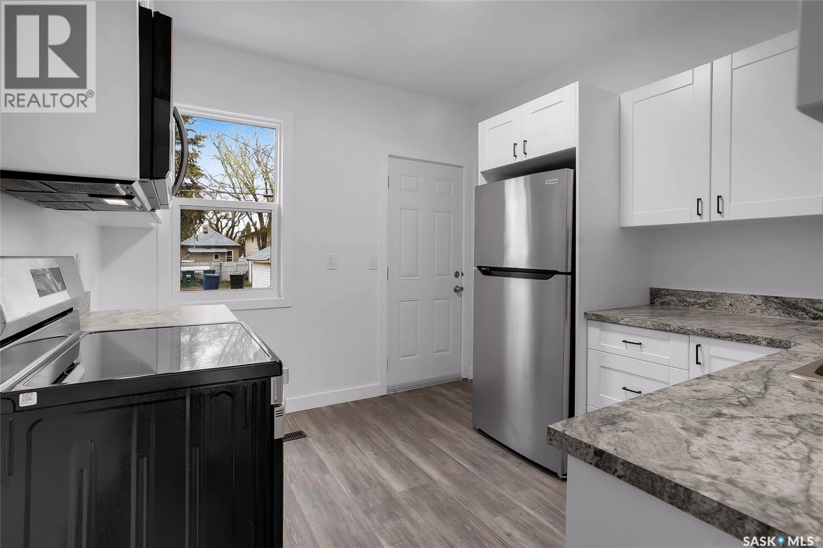1230 E Avenue N, Saskatoon, SK - Indoor Photo Showing Kitchen