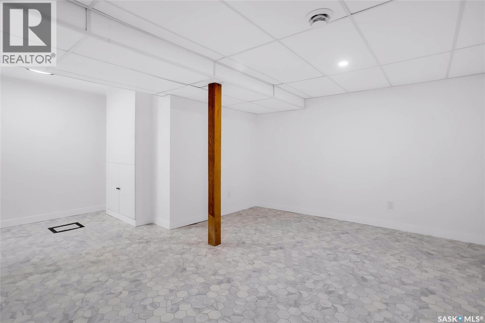 1230 E Avenue N, Saskatoon, SK - Indoor Photo Showing Other Room