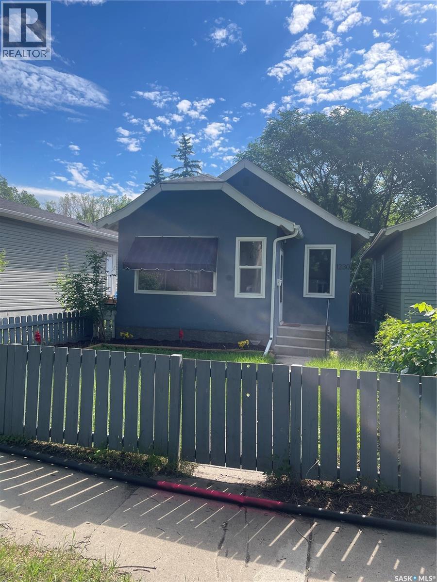 1230 E Avenue N, Saskatoon, SK