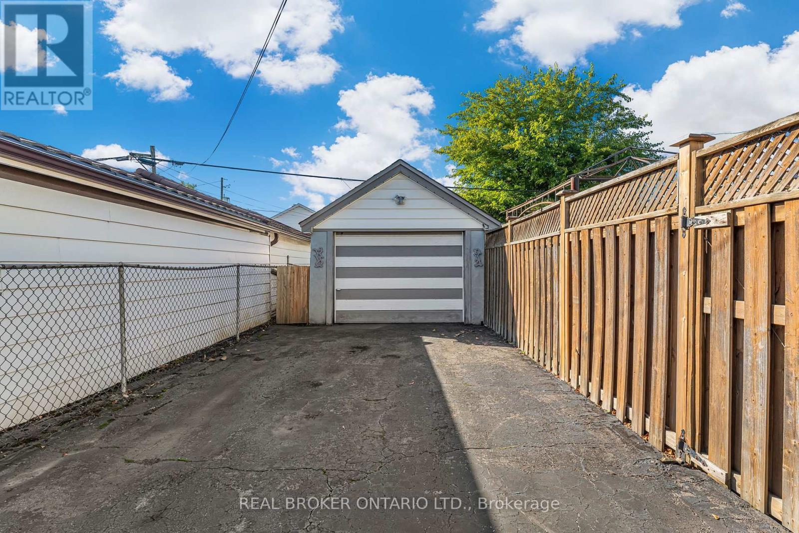 379 Talbot Street, Hamilton, ON - Outdoor