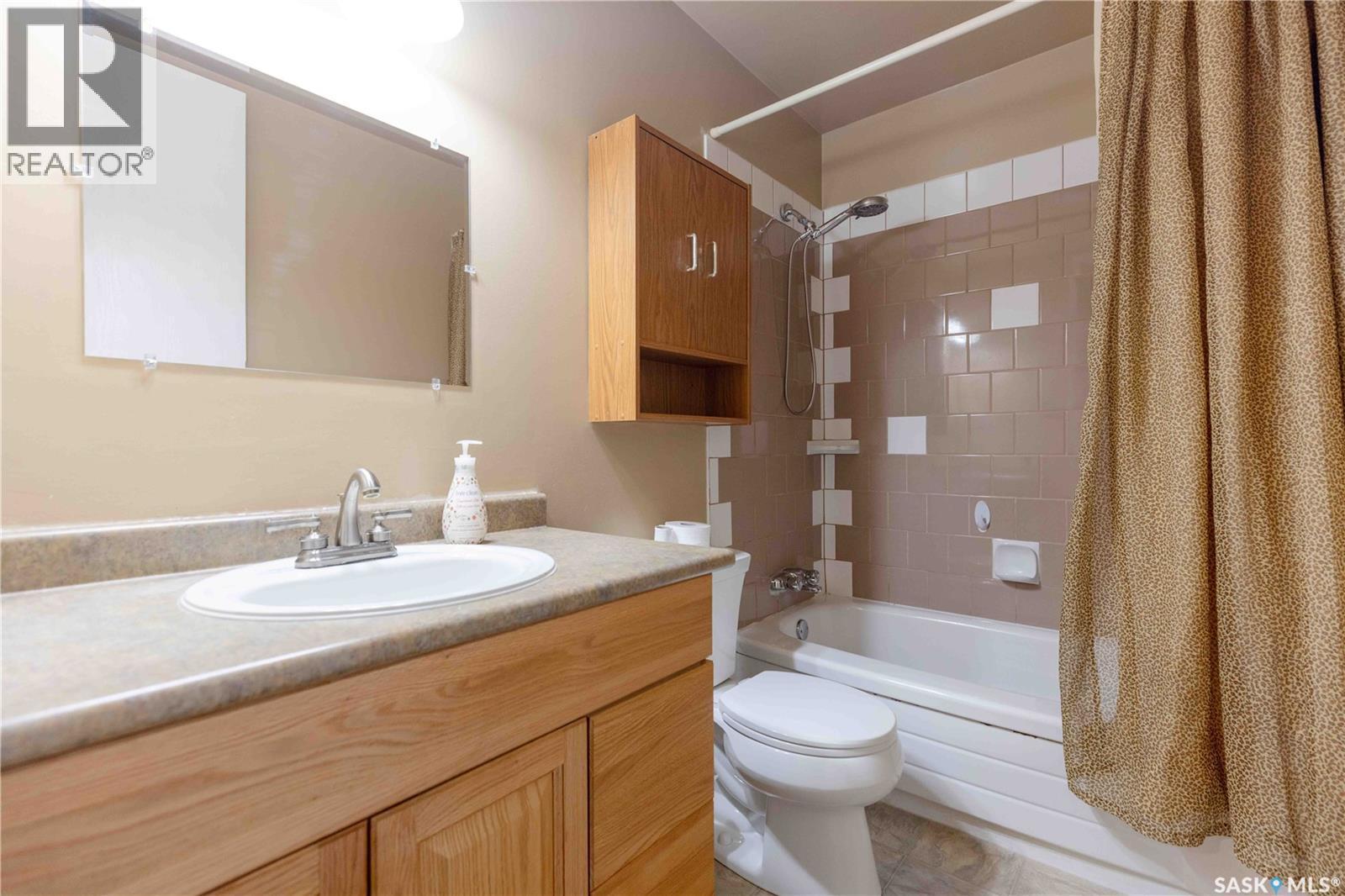 466 Smith Crescent, Saskatoon, SK