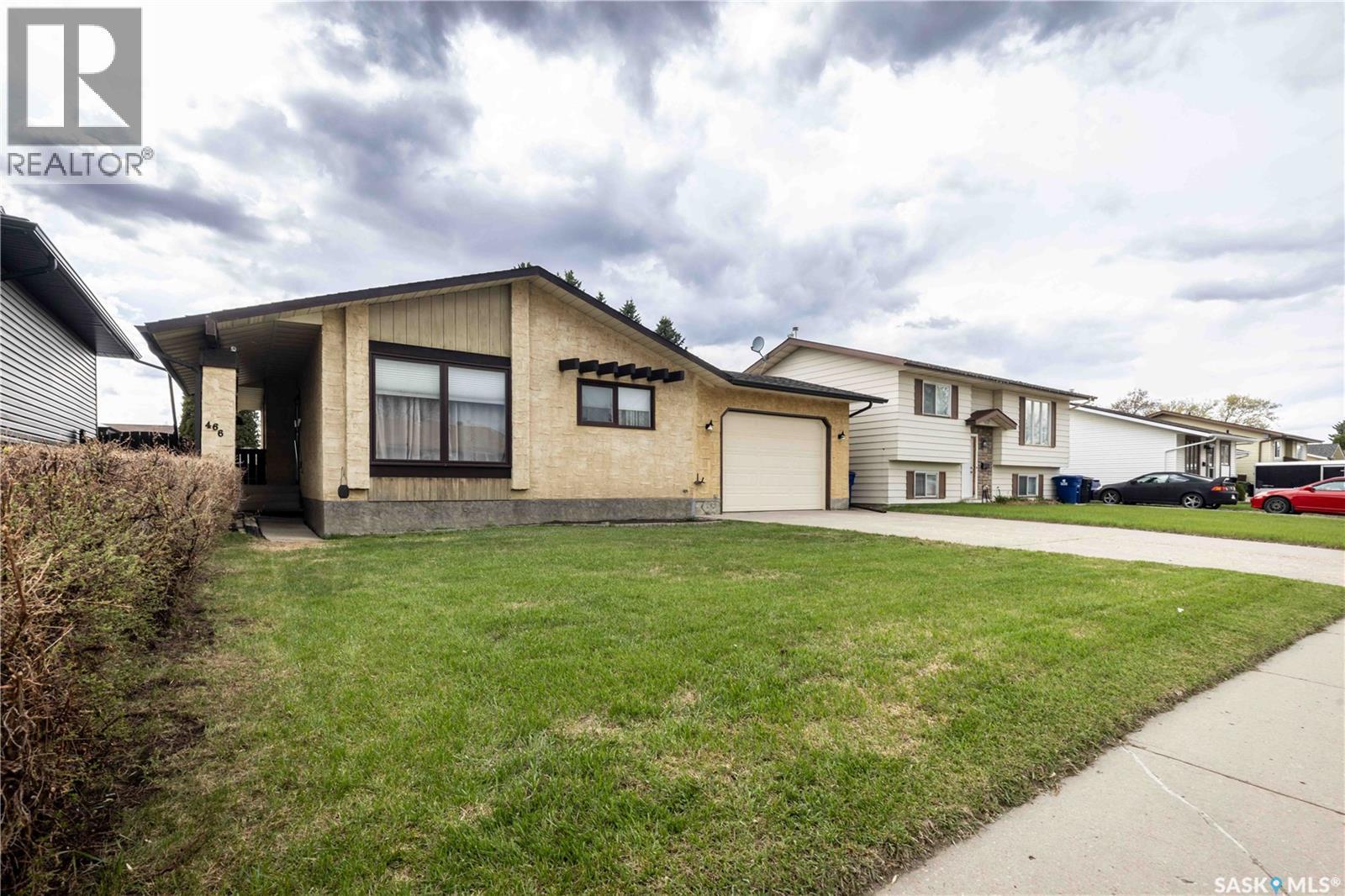 466 Smith Crescent, Saskatoon, SK