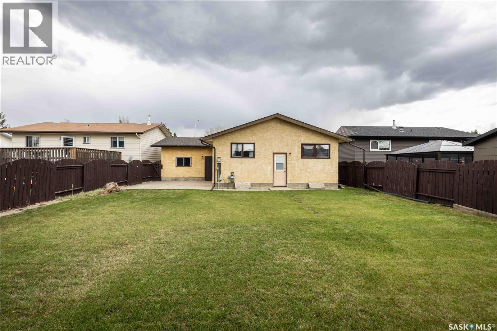 466 Smith Crescent, Saskatoon, SK