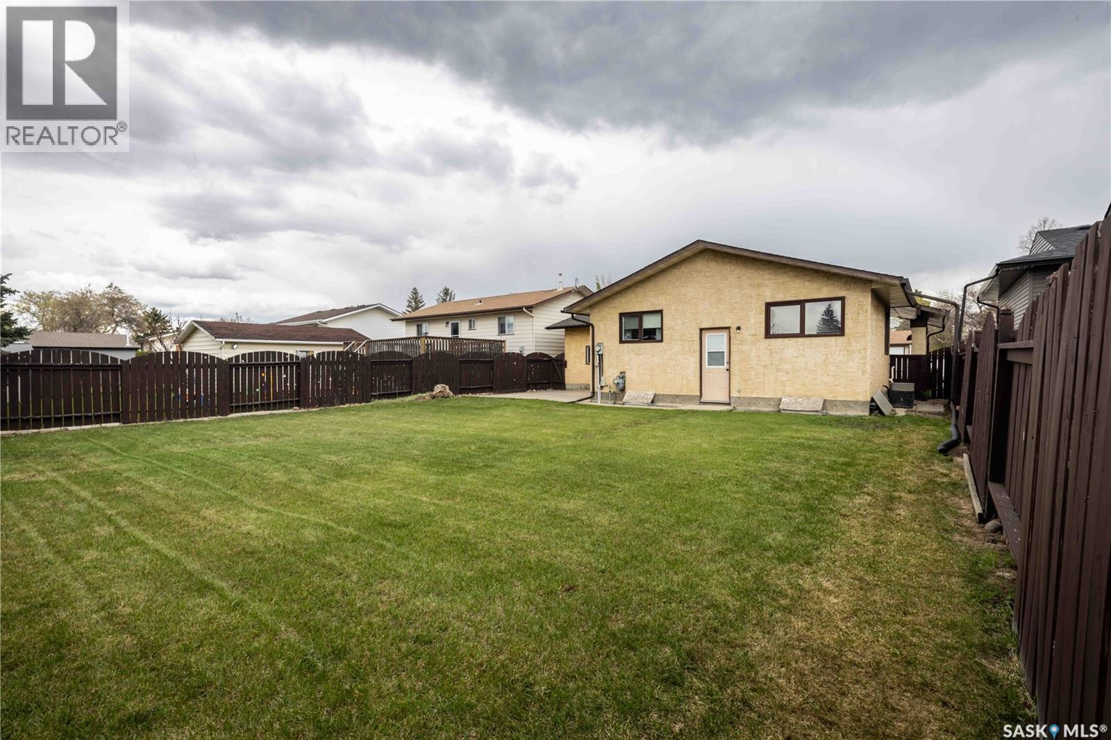 466 Smith Crescent, Saskatoon, SK