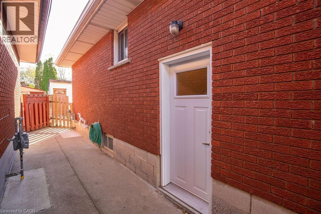 313 Barton Street W, Hamilton, ON - Outdoor With Exterior