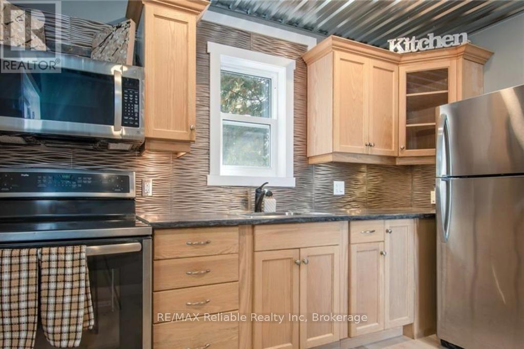 79265 Fuller Drive, Central Huron (Goderich), ON - Indoor Photo Showing Kitchen